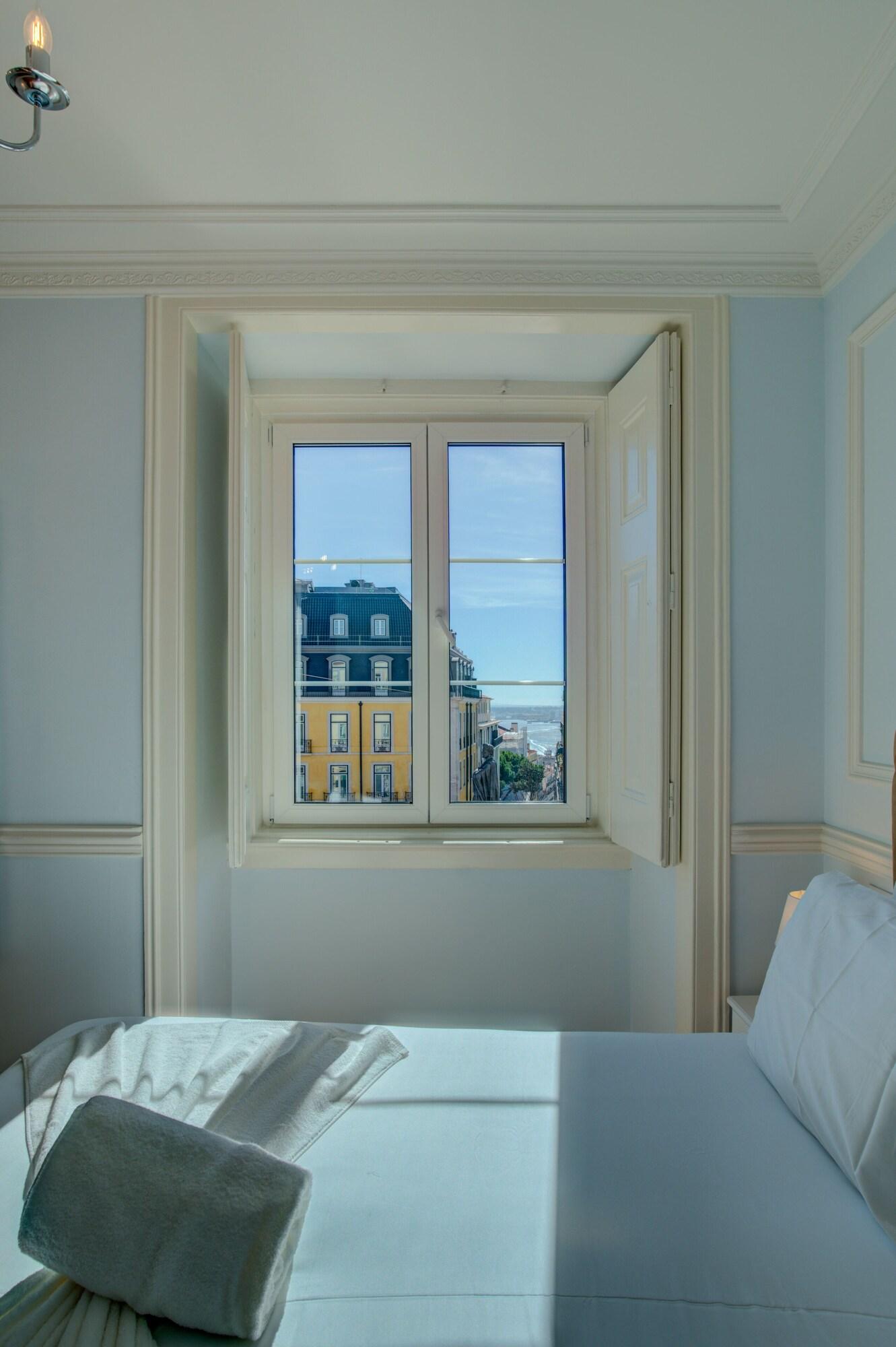 Double Queen Size Bed