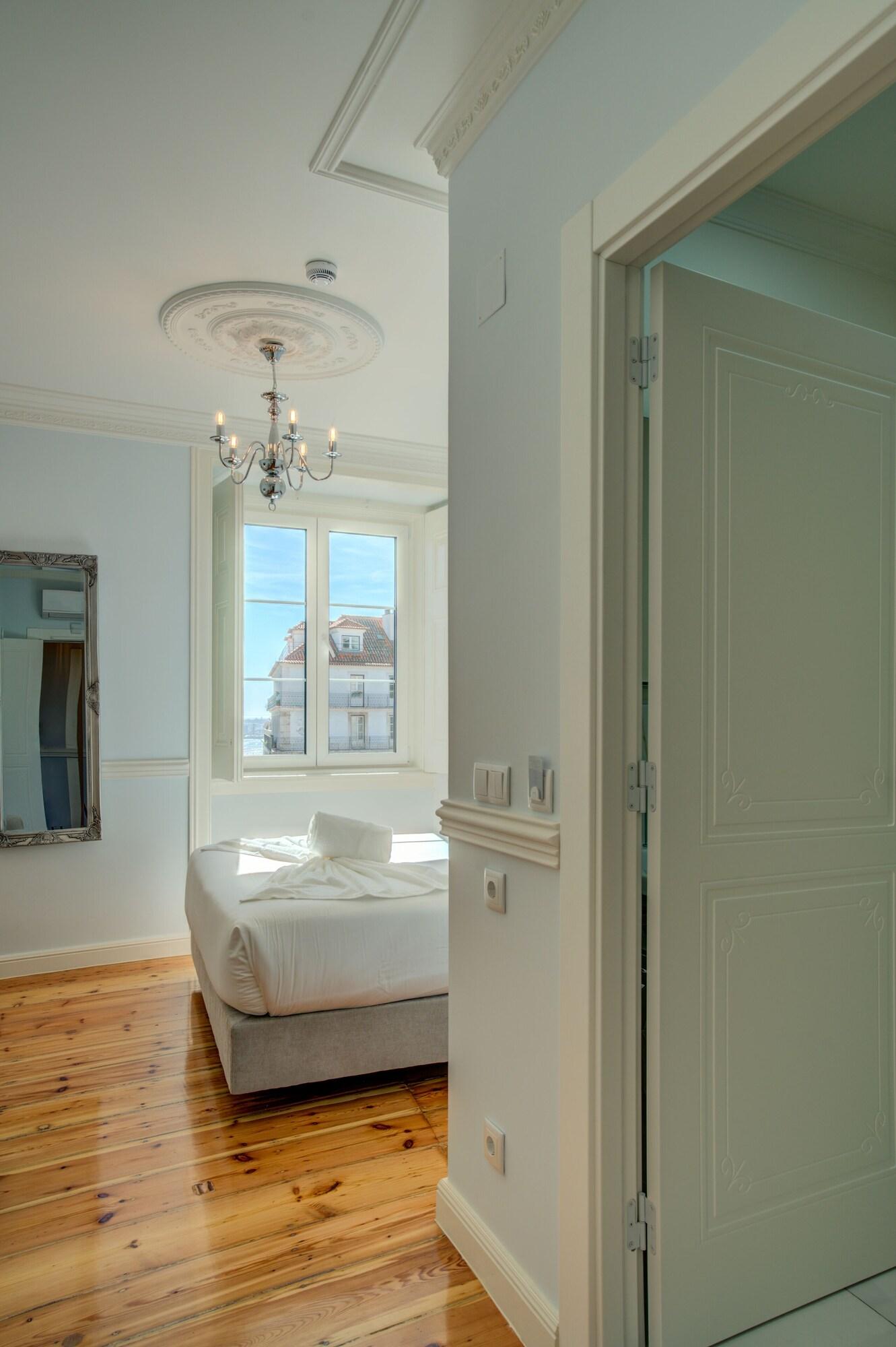 Double Queen Size Bed