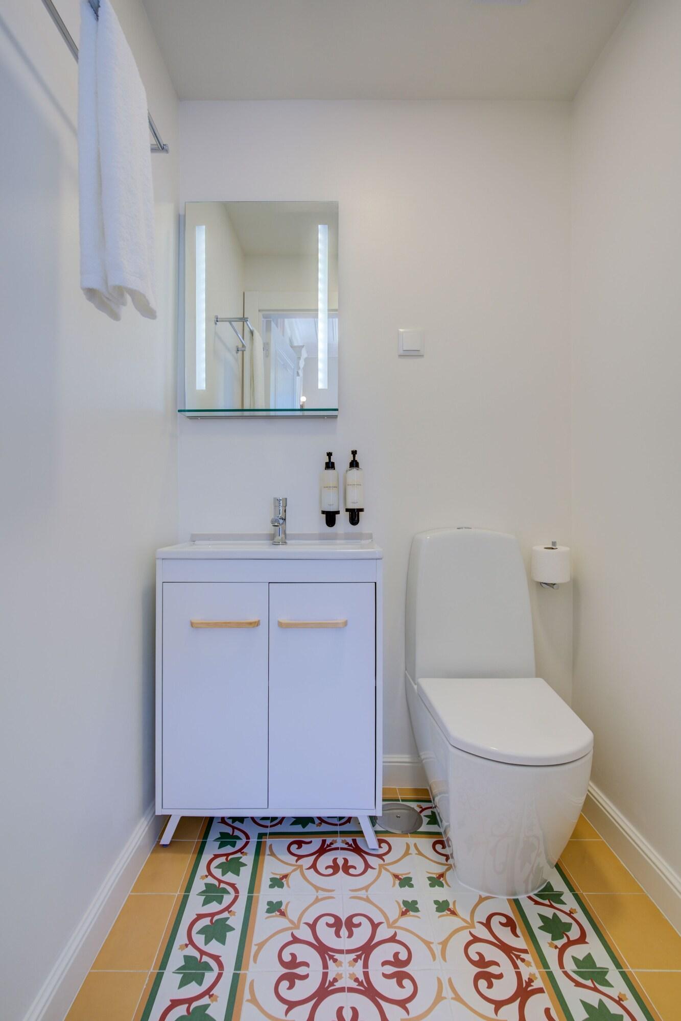 Double Queen Size Bed