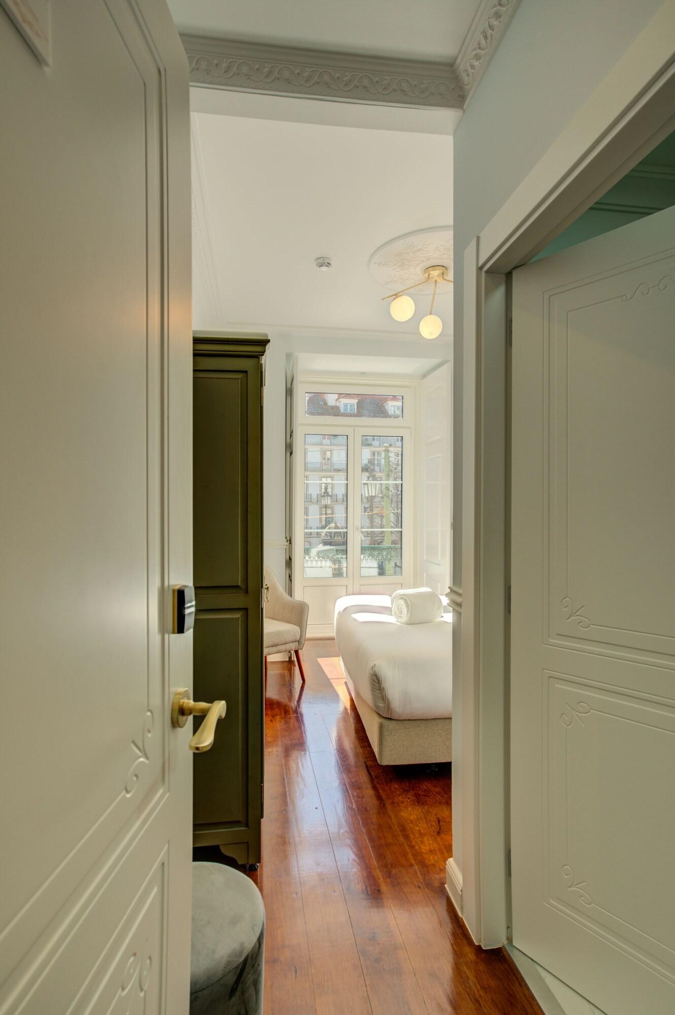 Double Queen Size Bed