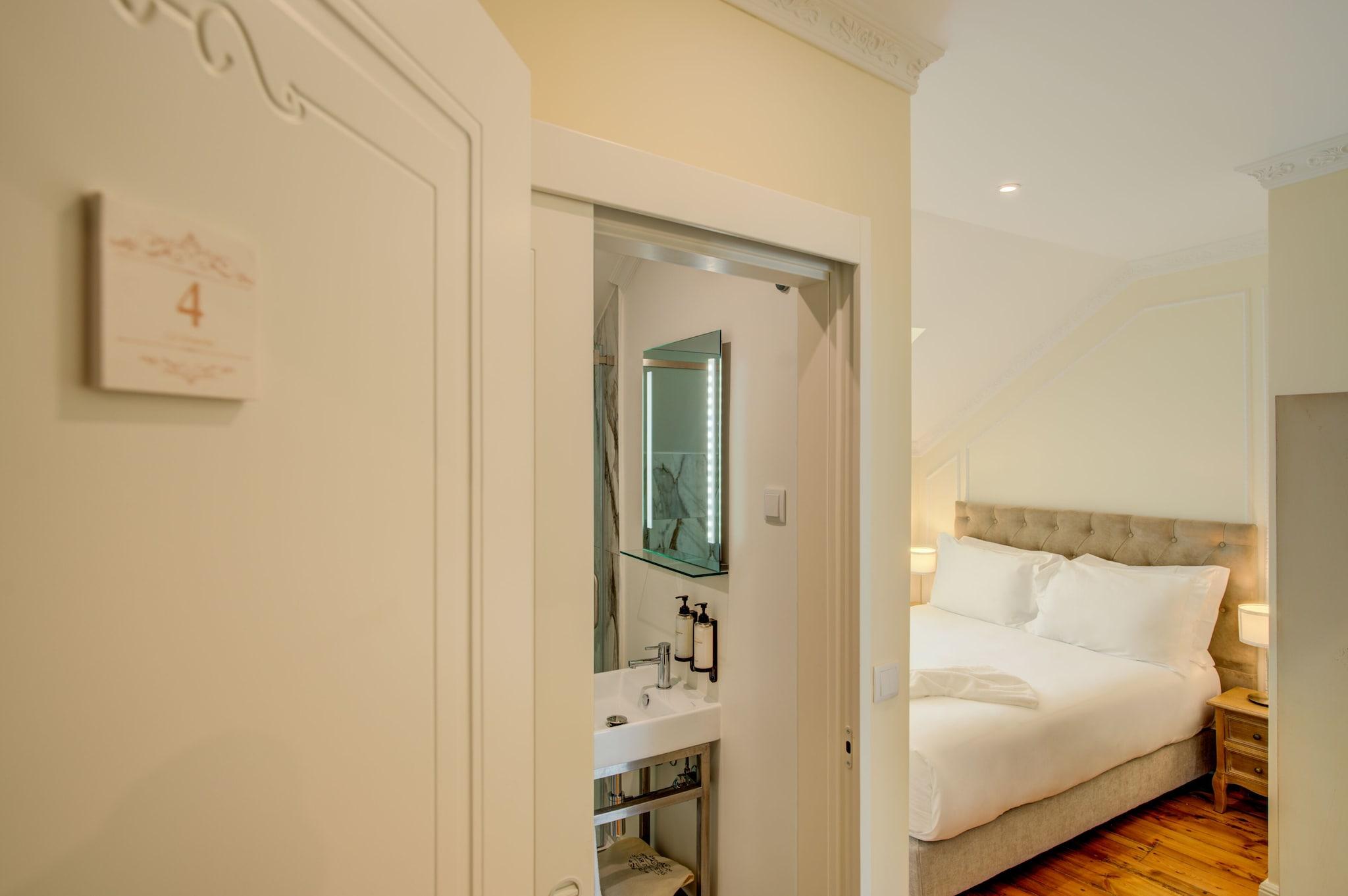 Double Queen Size Bed