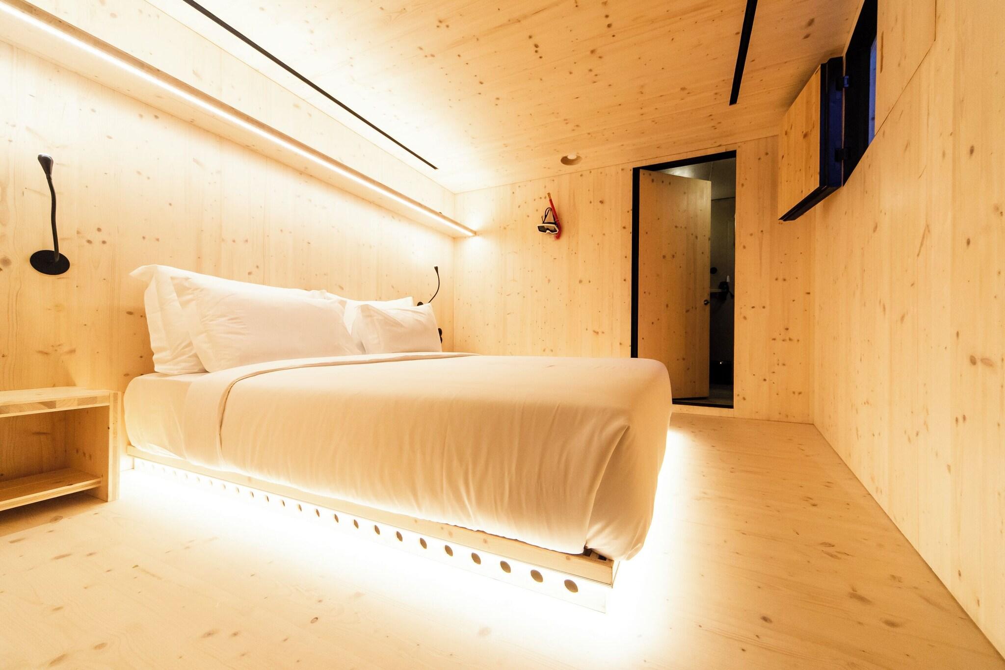 Double Superior Queen Bed