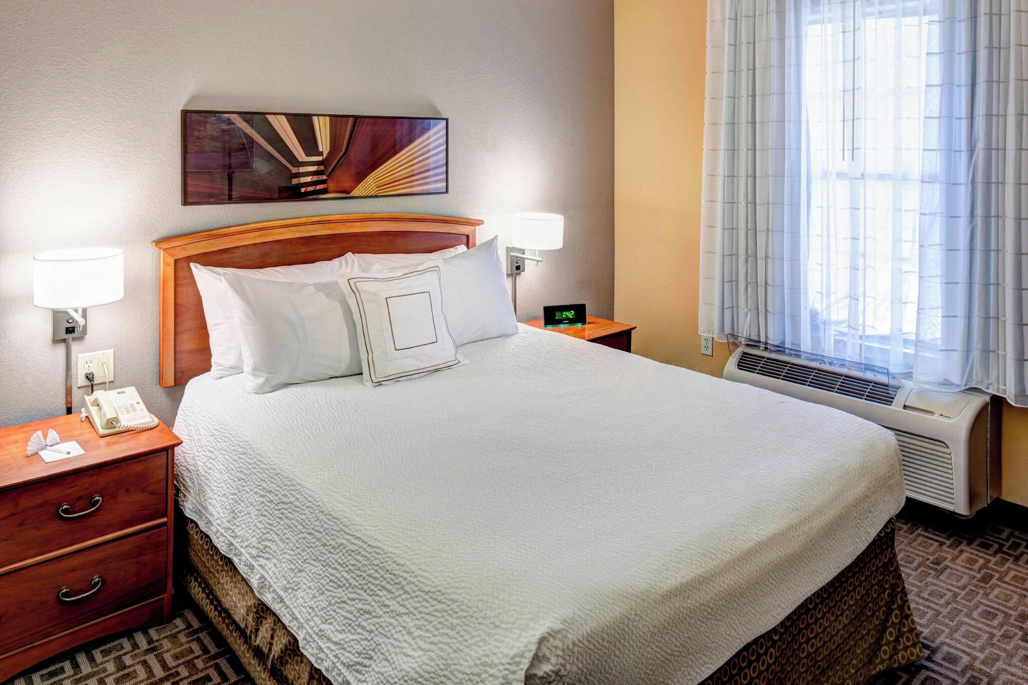 Suite Queen Size Bed