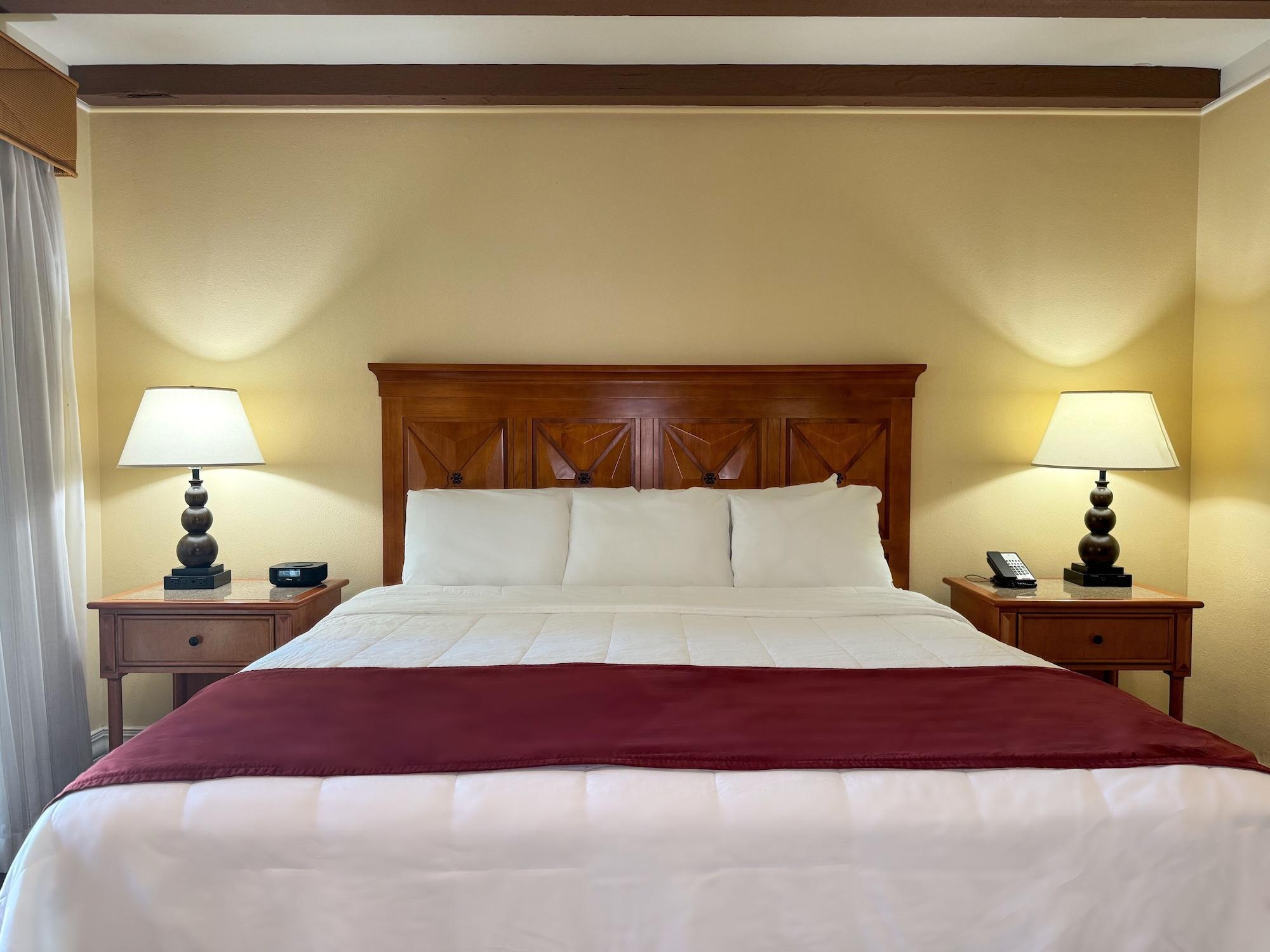 Double King Bed One Bedroom 