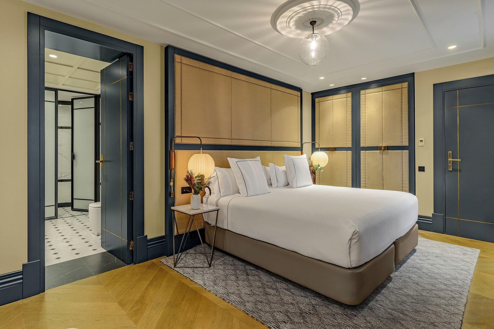 Double Deluxe King Bed