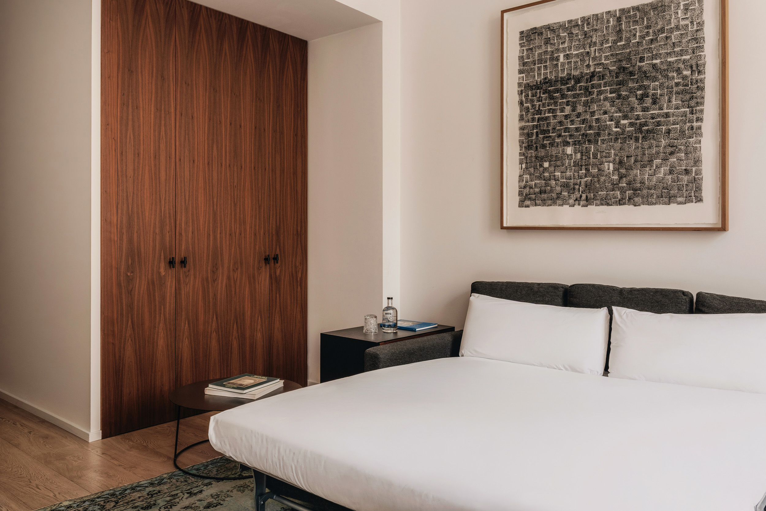 Suite King Size Bed