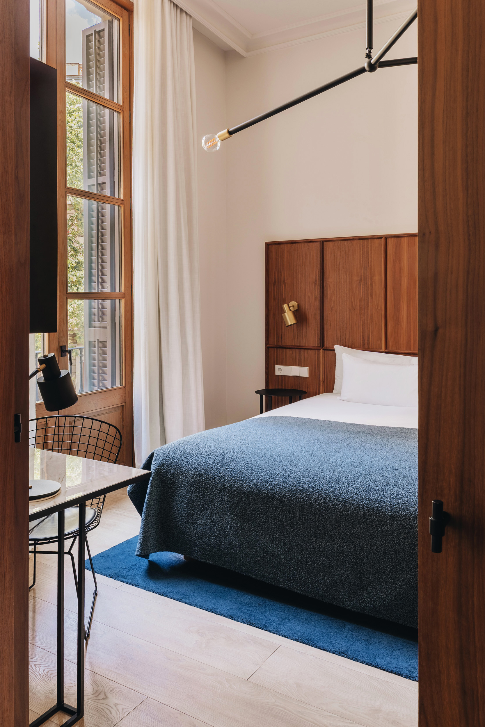 Suite King Size Bed