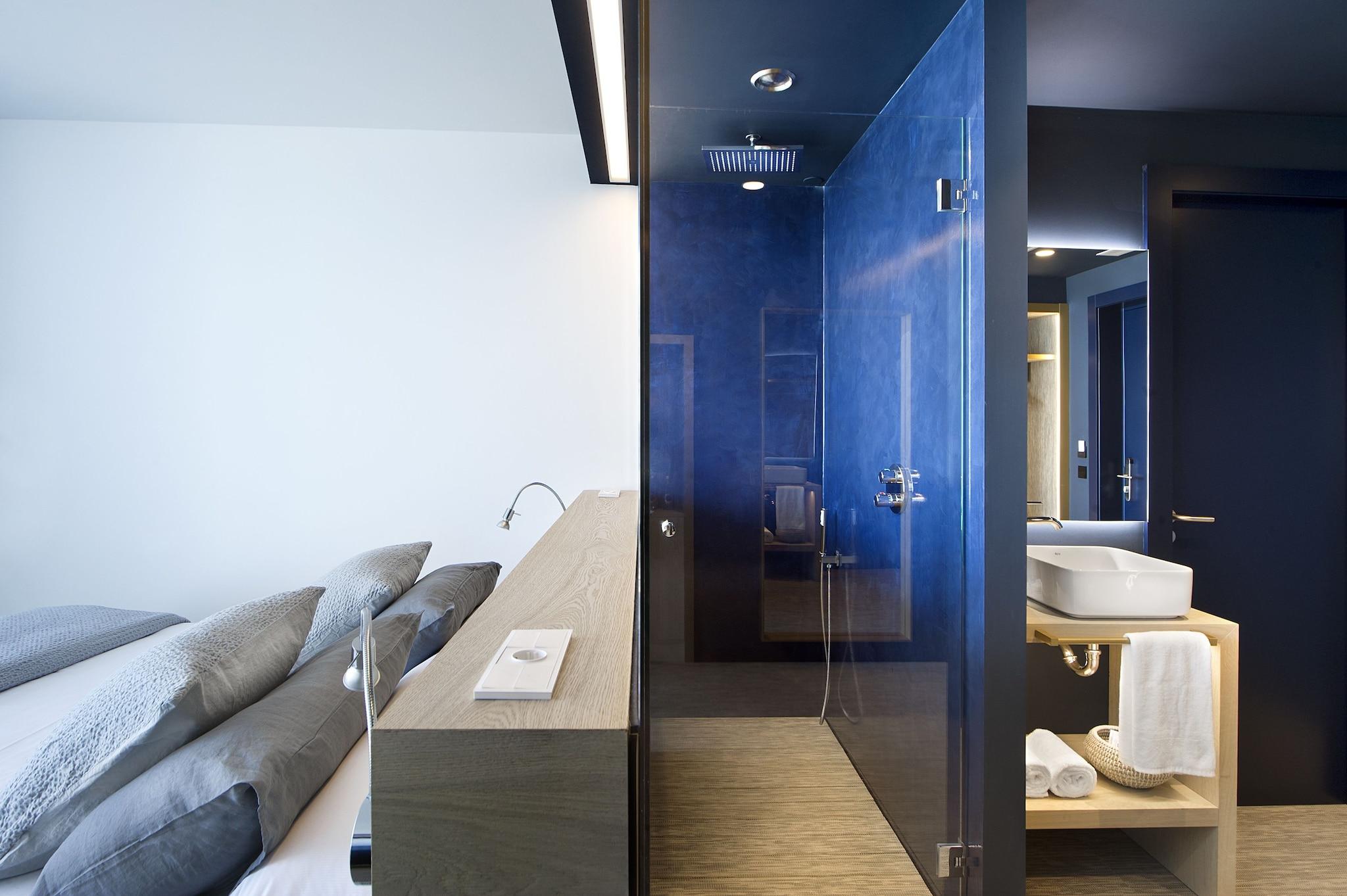 Double City View King Bed