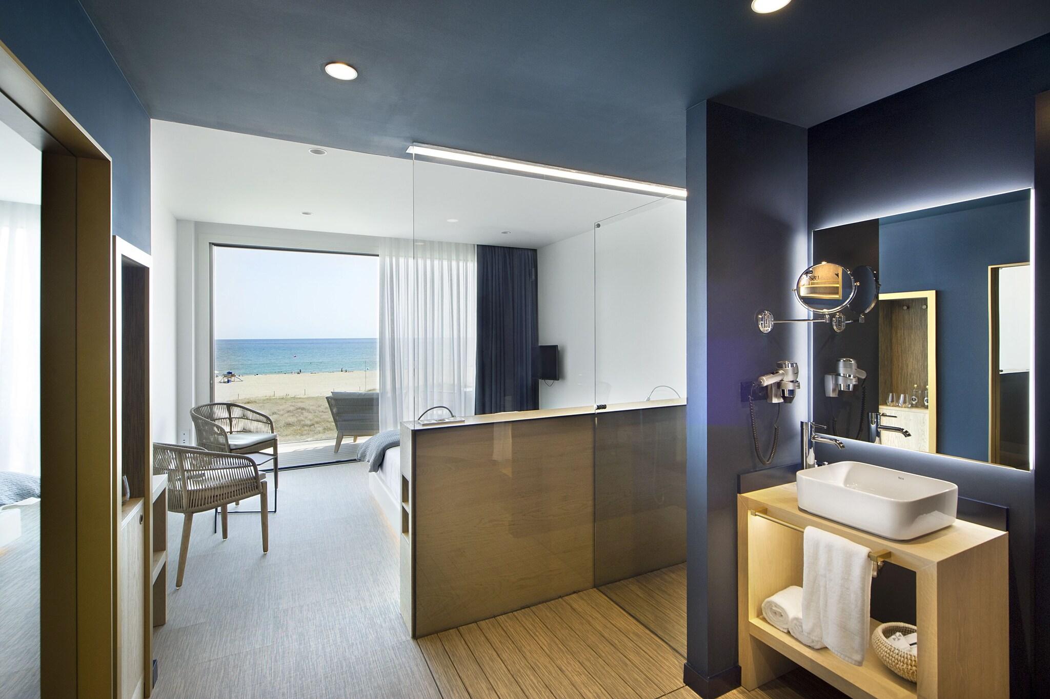 Double Sea View King Bed