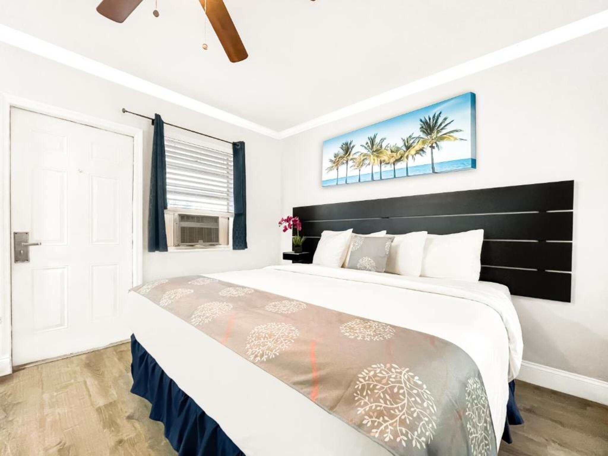 Room King Size Bed
