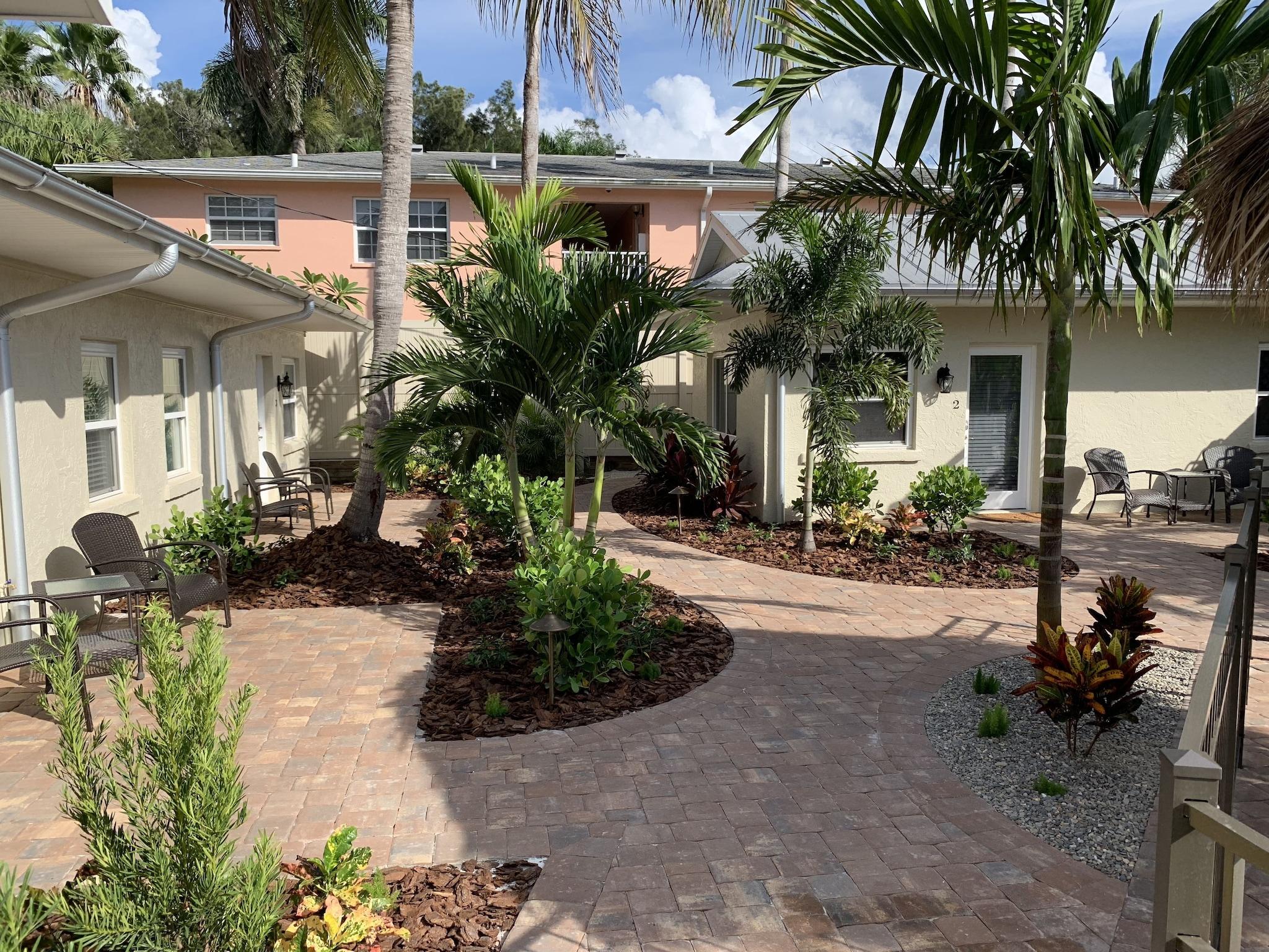 Studio Pool View King Bed