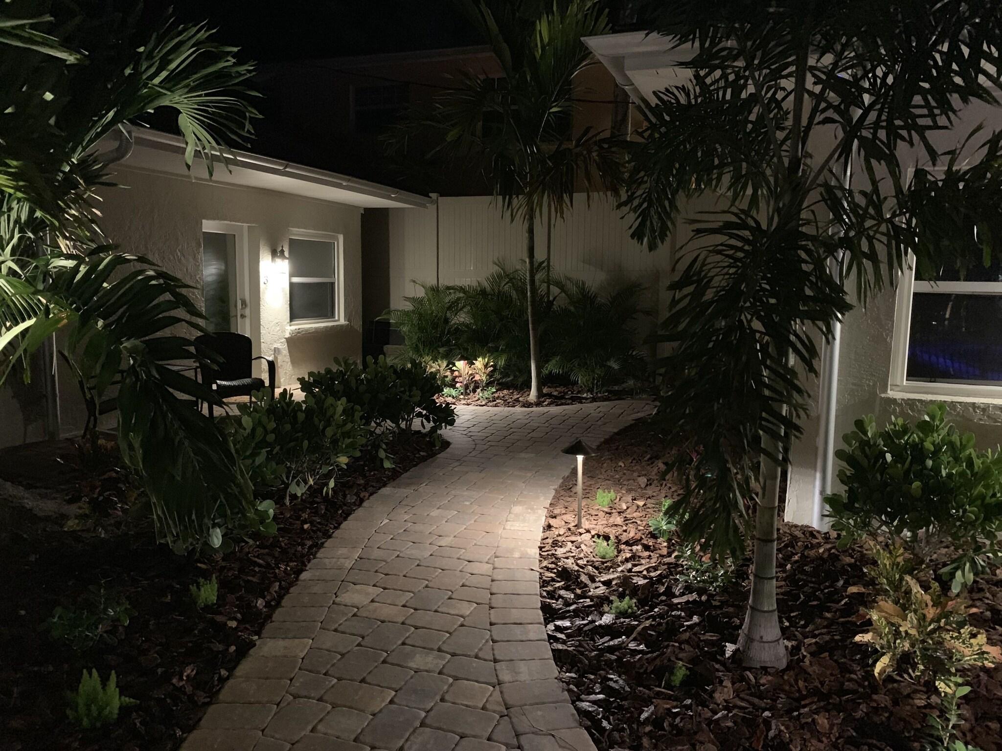 Studio Pool View King Bed