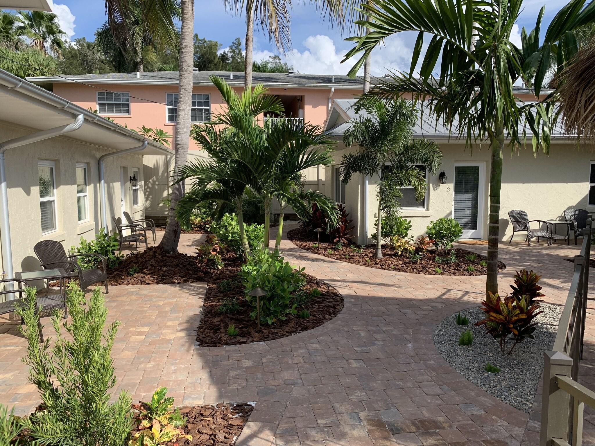 Studio Pool View King Bed