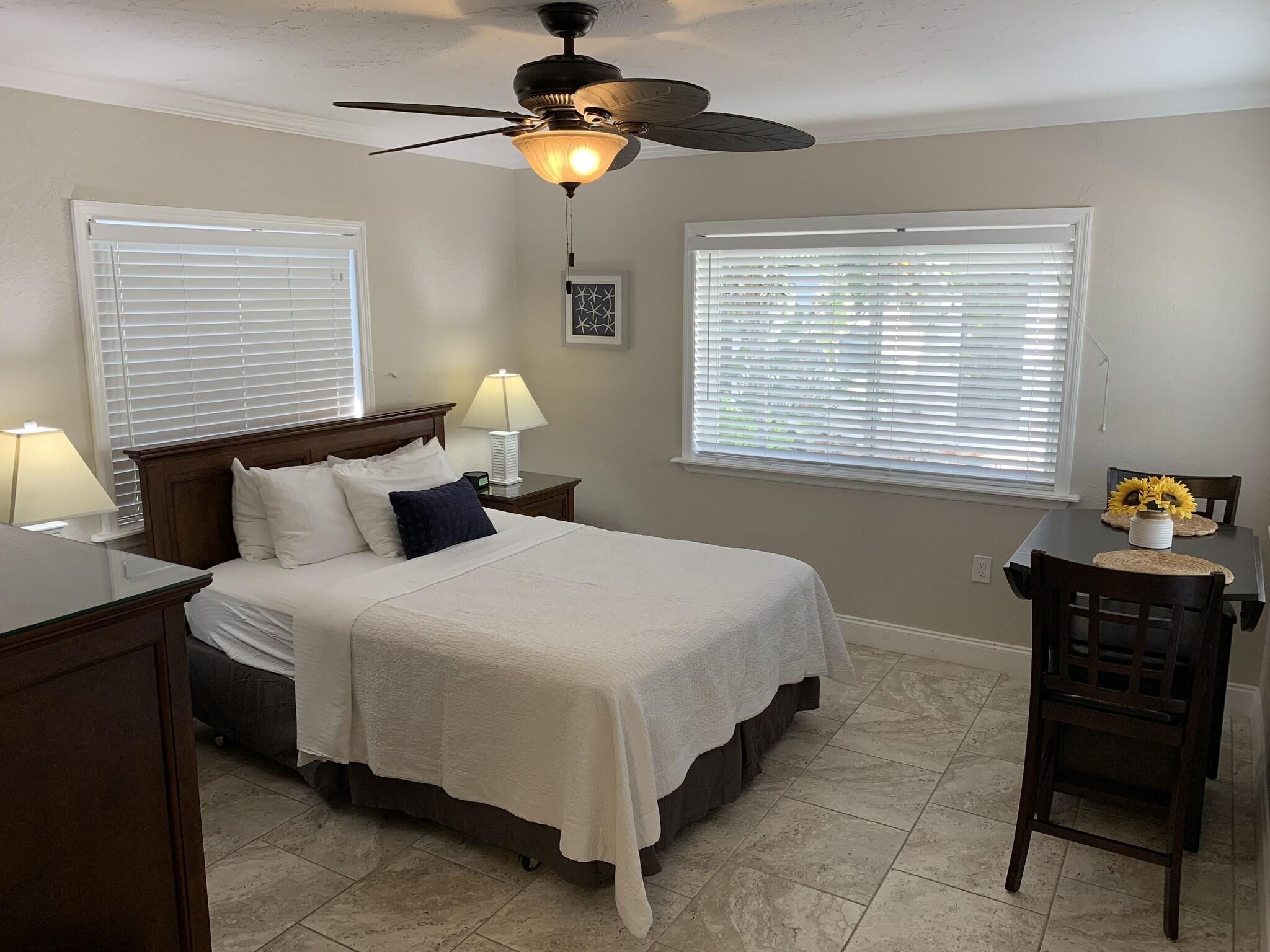 Studio Pool View King Bed