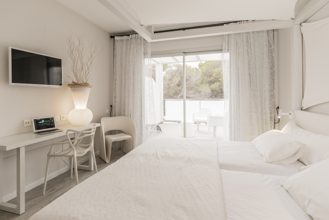 Double or Twin Standard