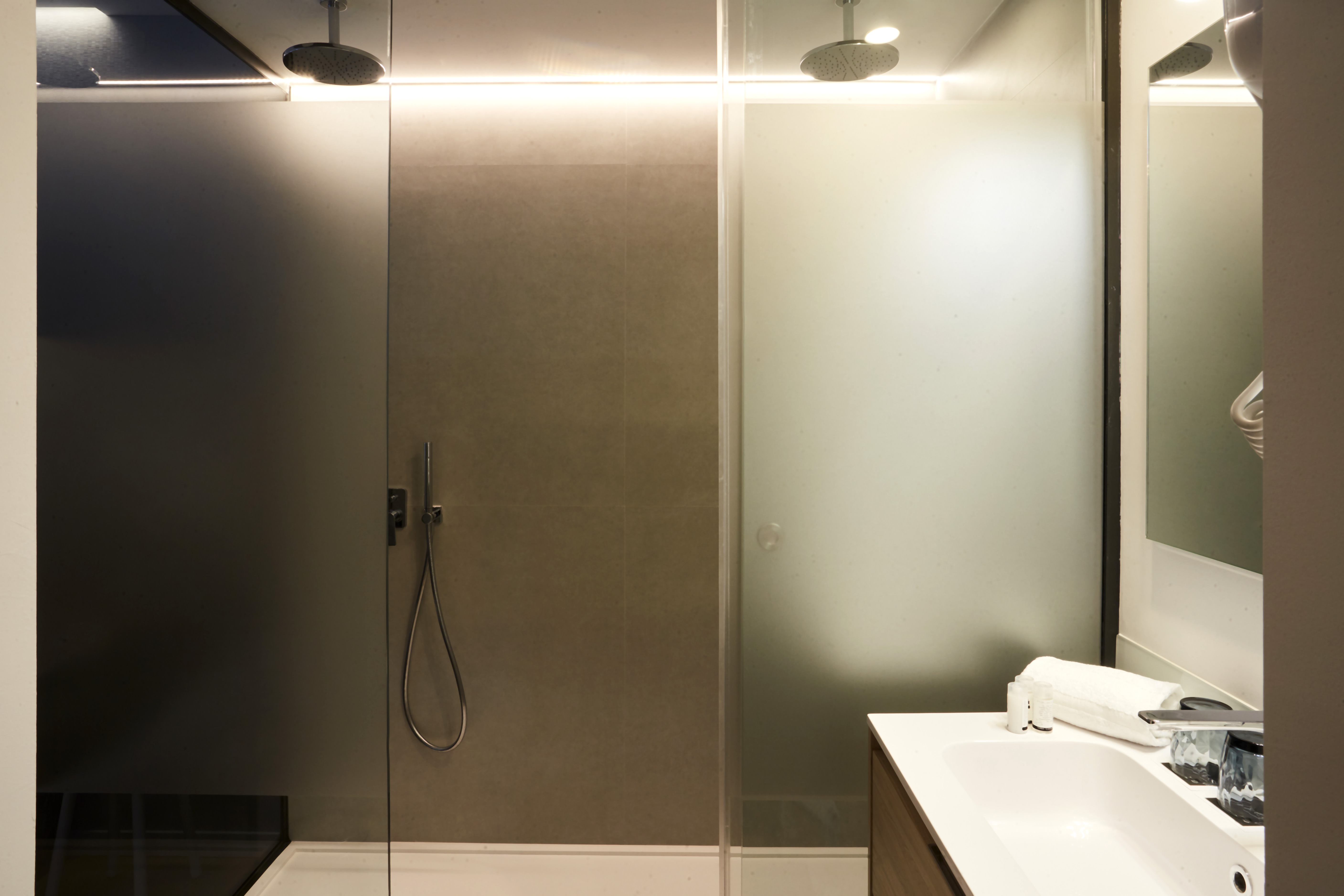 Family Room Capacity 3