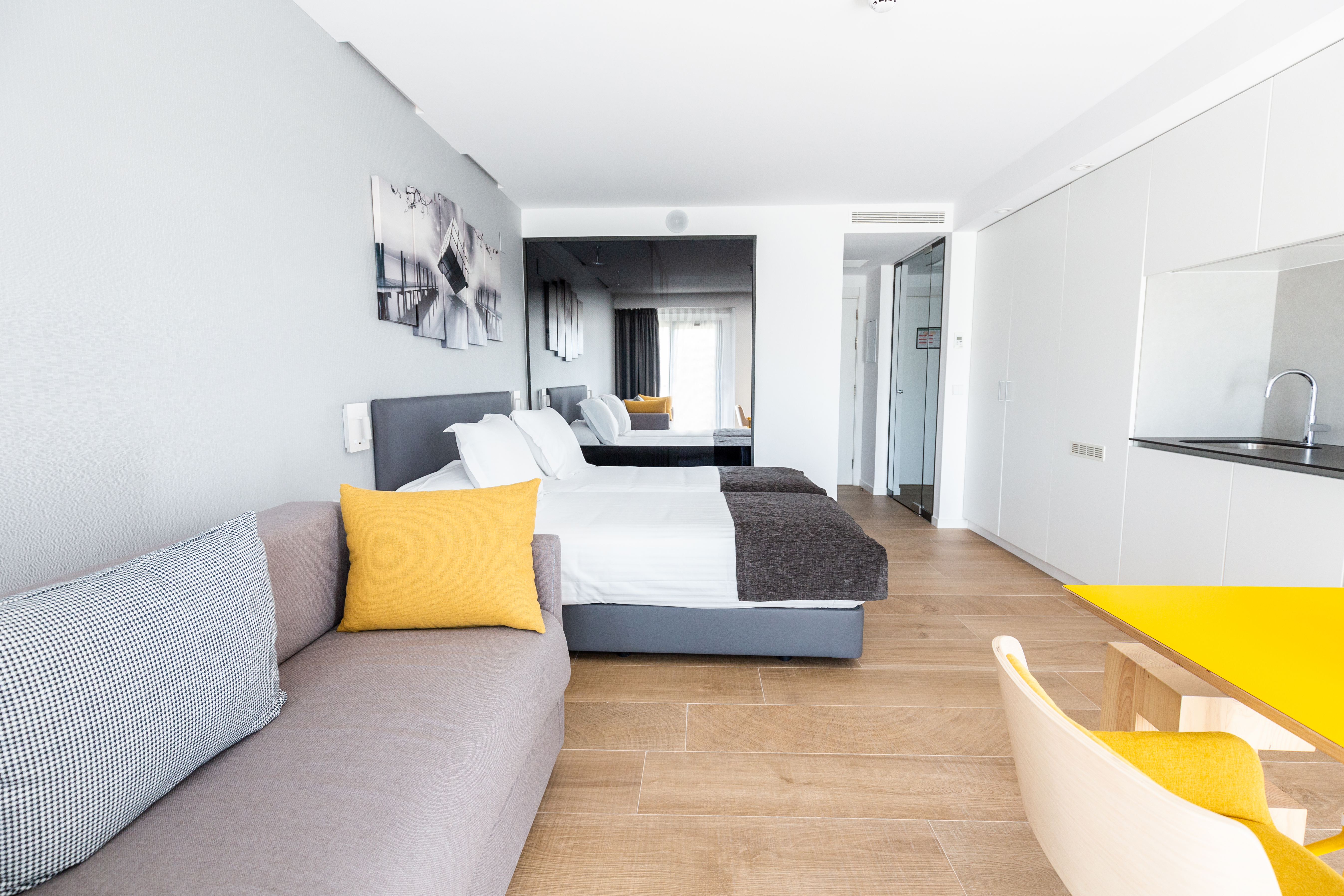 Family Room Capacity 4