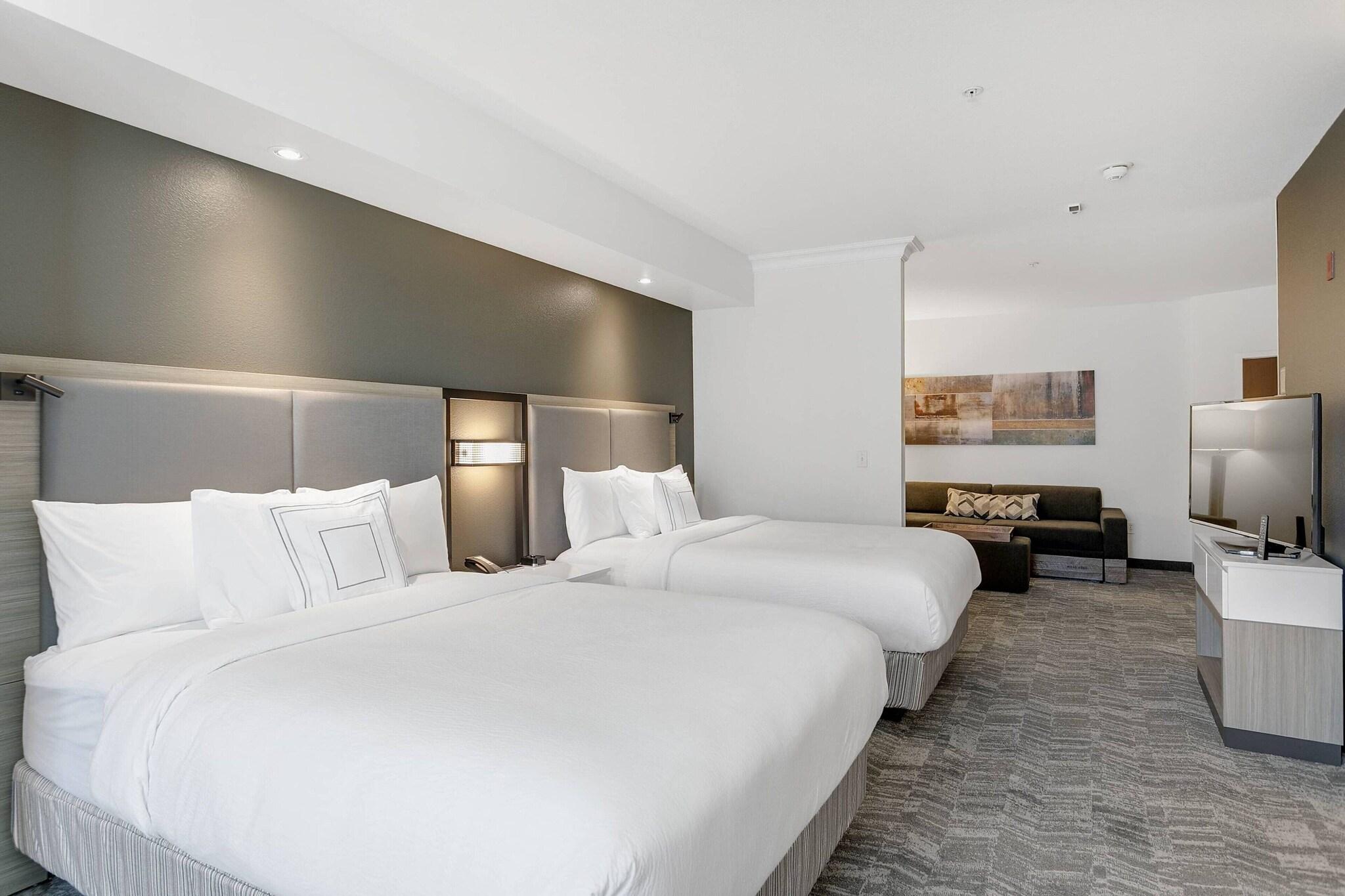 Suite Two Queen Beds