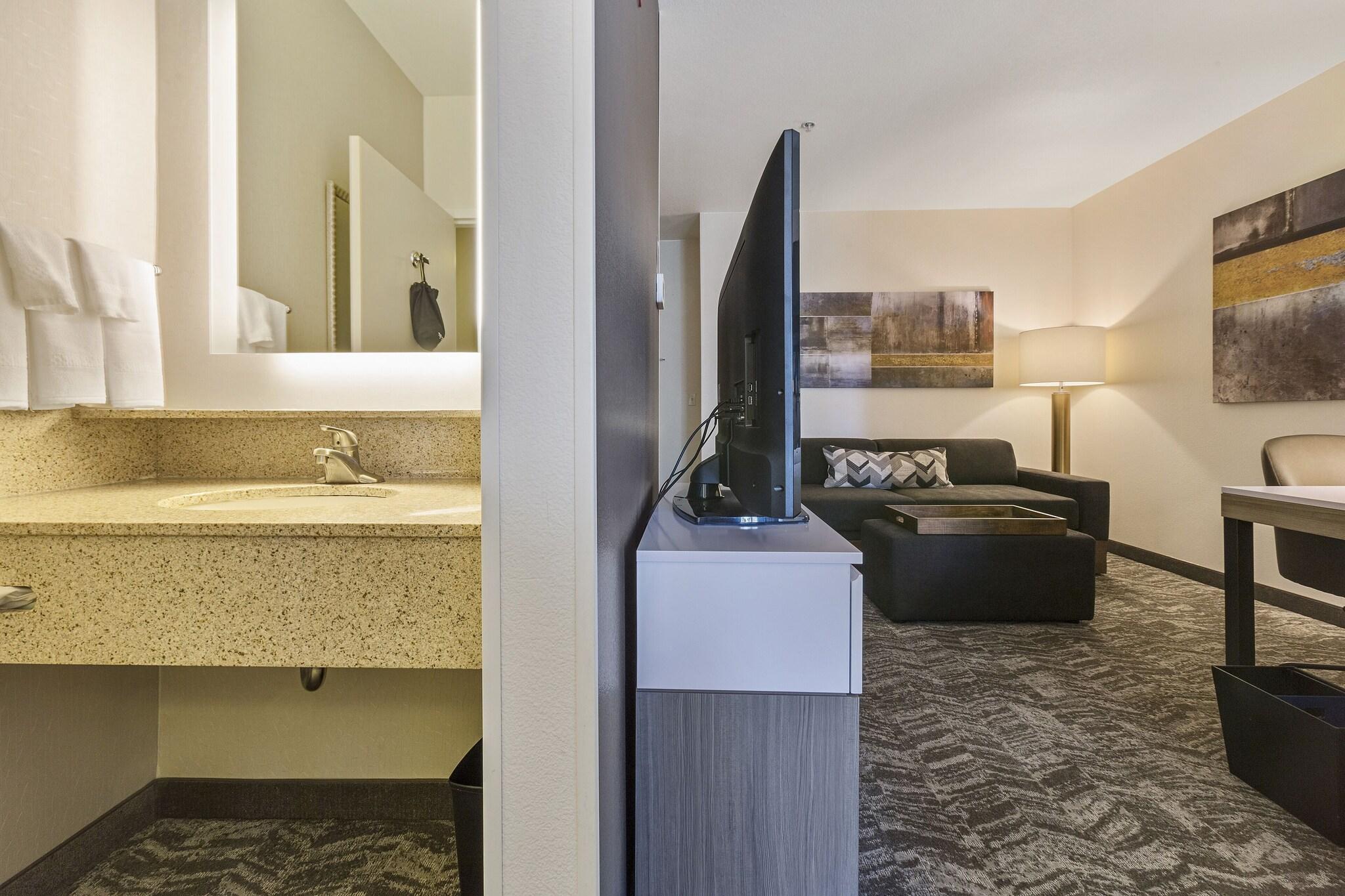 Suite Two Queen Beds