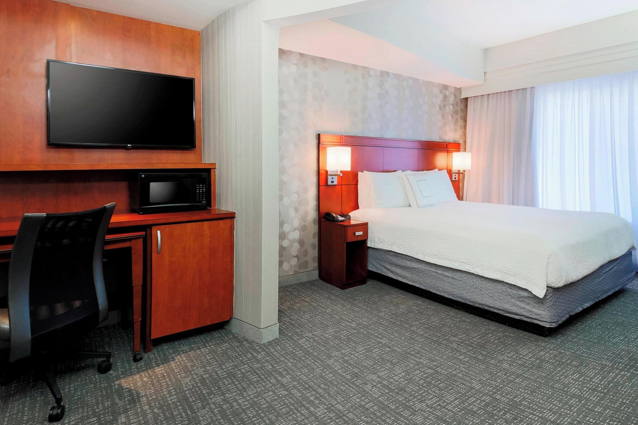 Suite Two Queen Beds One Bedroom