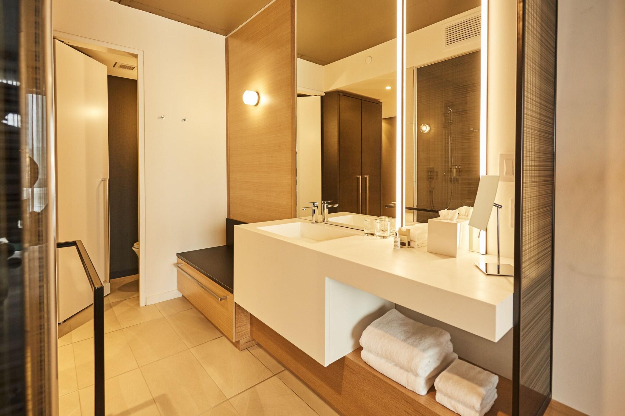 Double City View King Bed