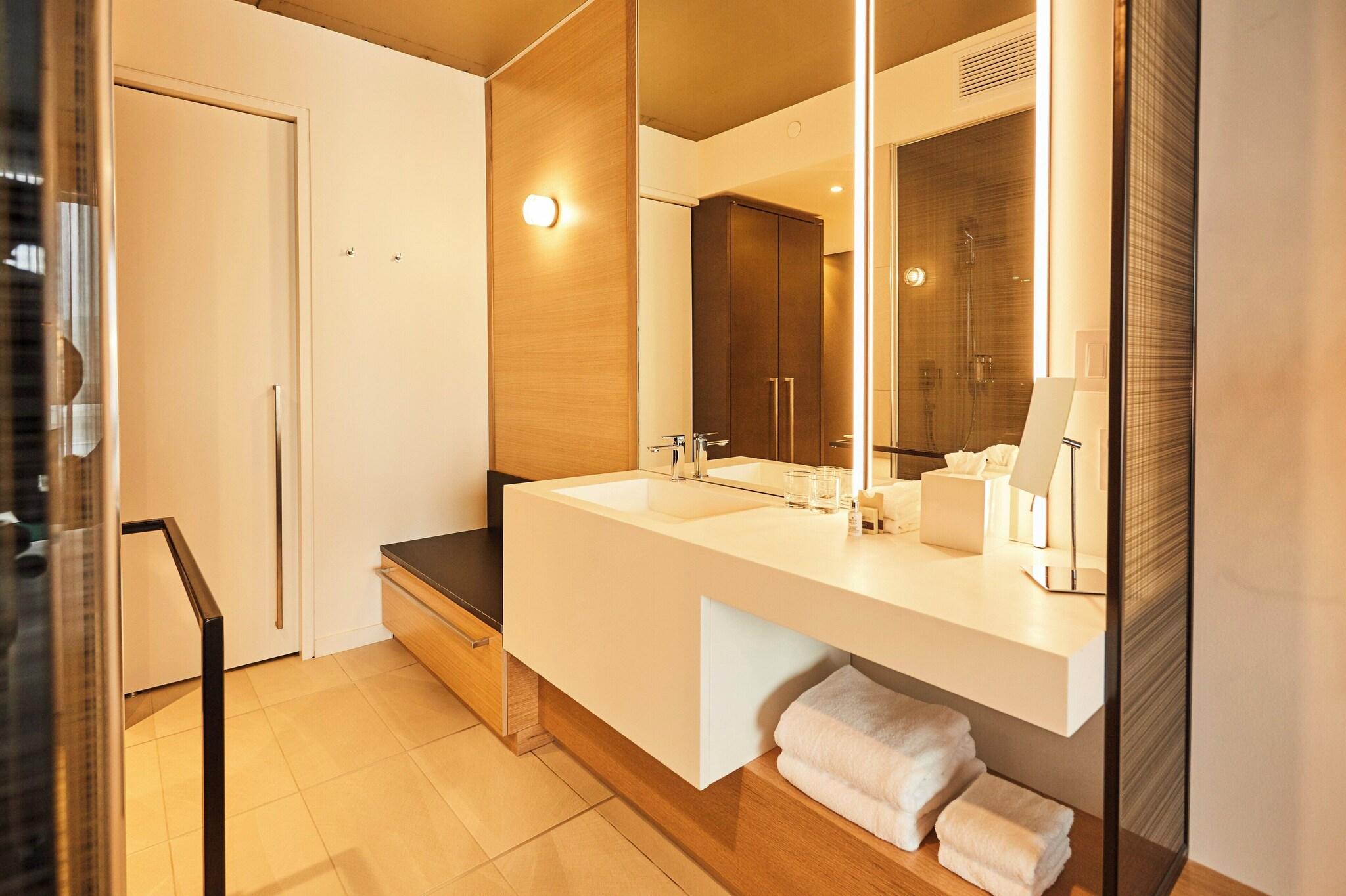 Double City View King Bed