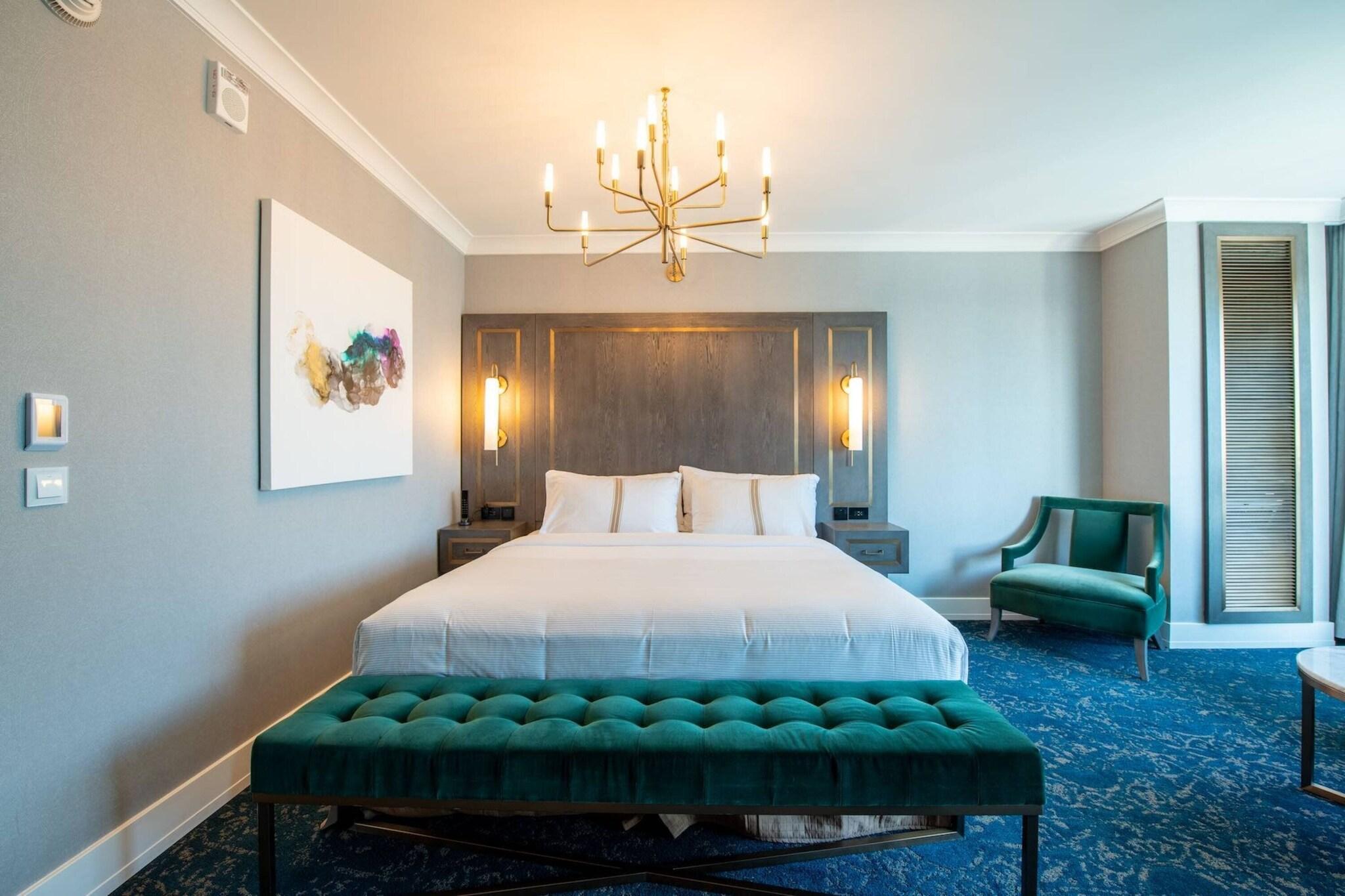 Double Accessible King Size Bed