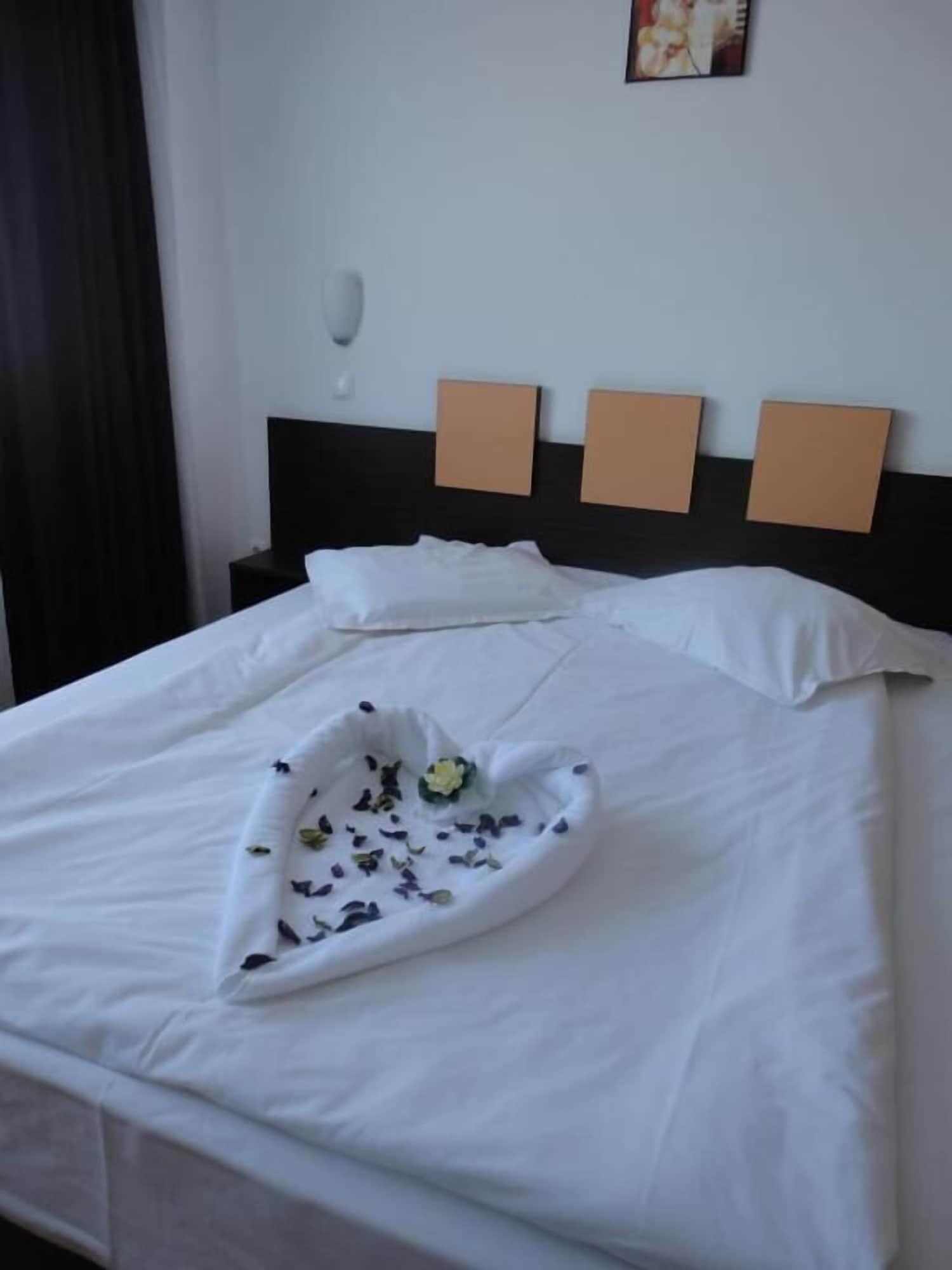 Double Queen Size Bed