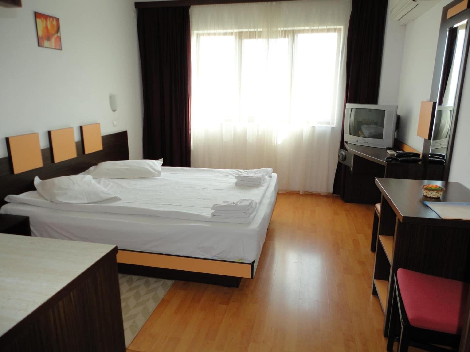 Double Queen Size Bed