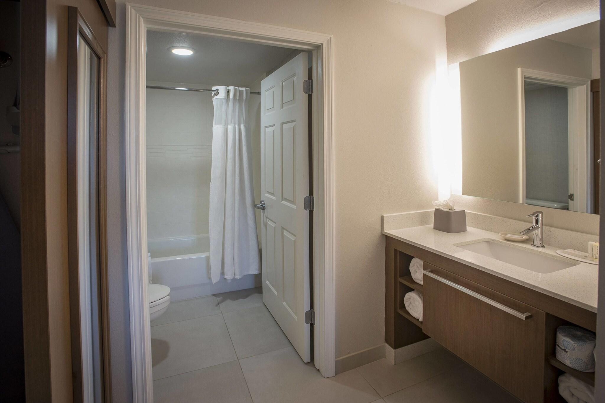 Suite Queen Size Bed