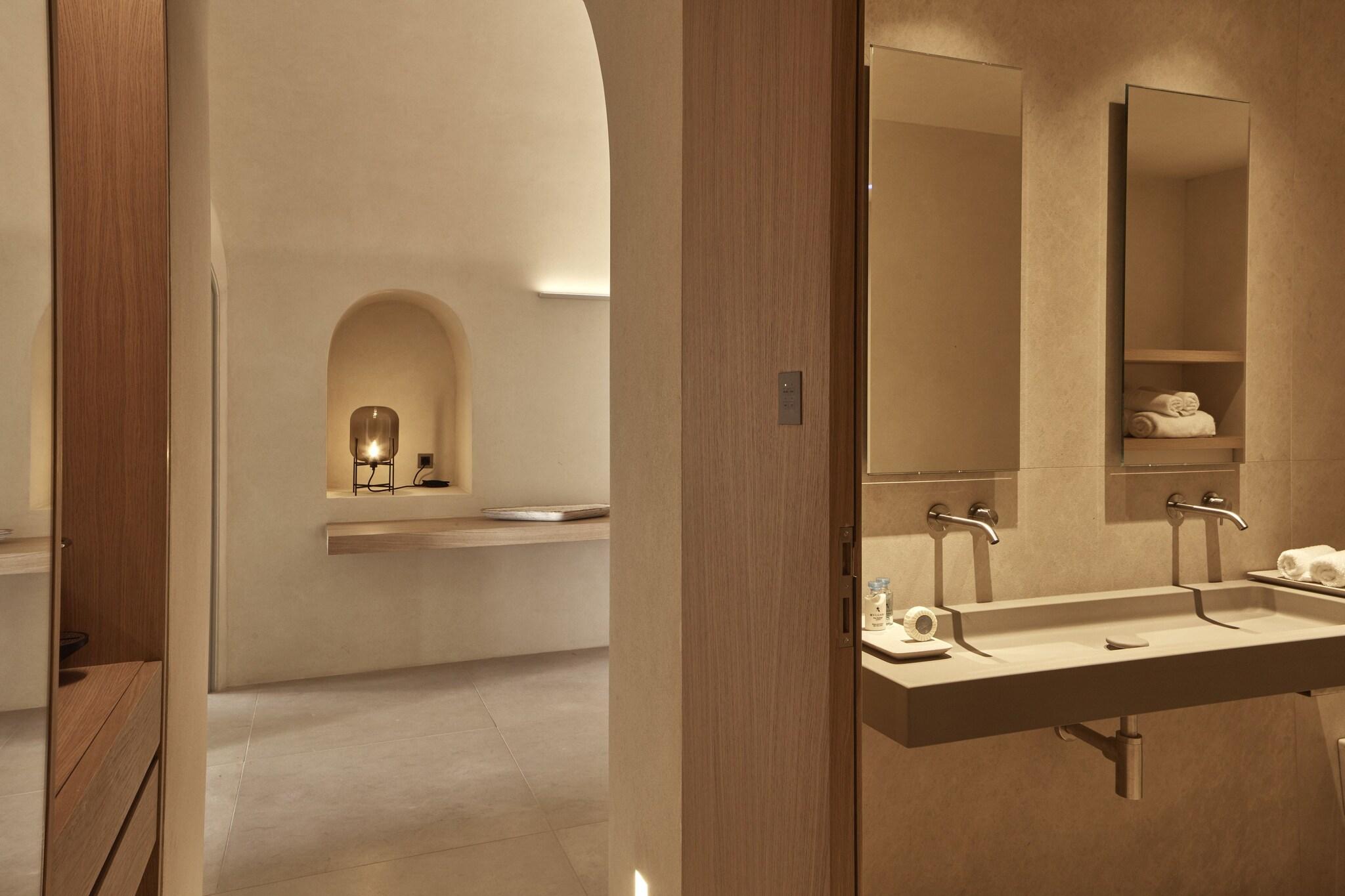 Suite Queen Size Bed