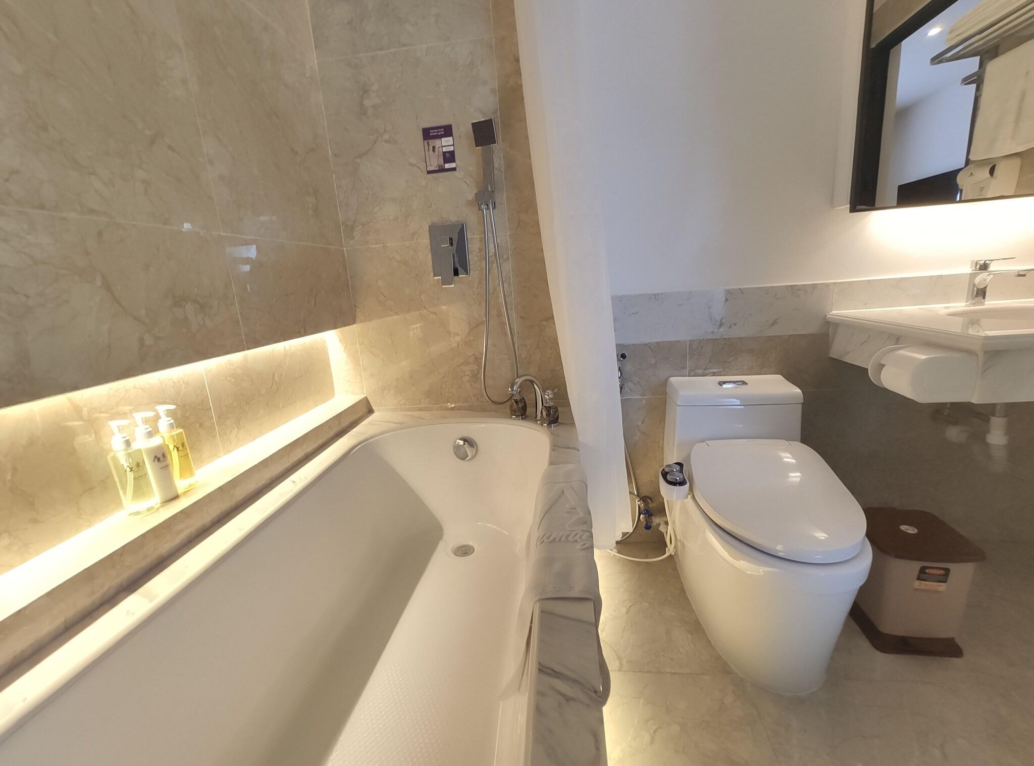 Double Deluxe Queen Bed