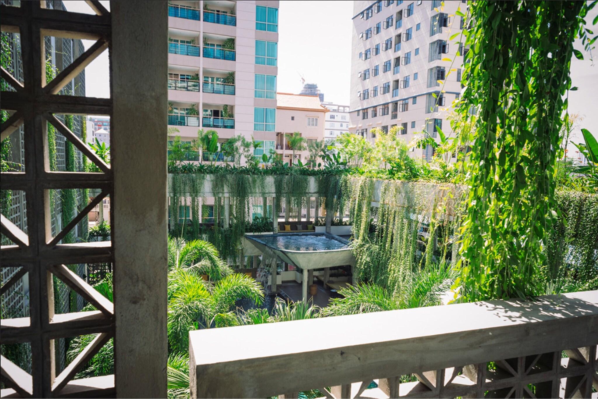 Double Deluxe Pool View