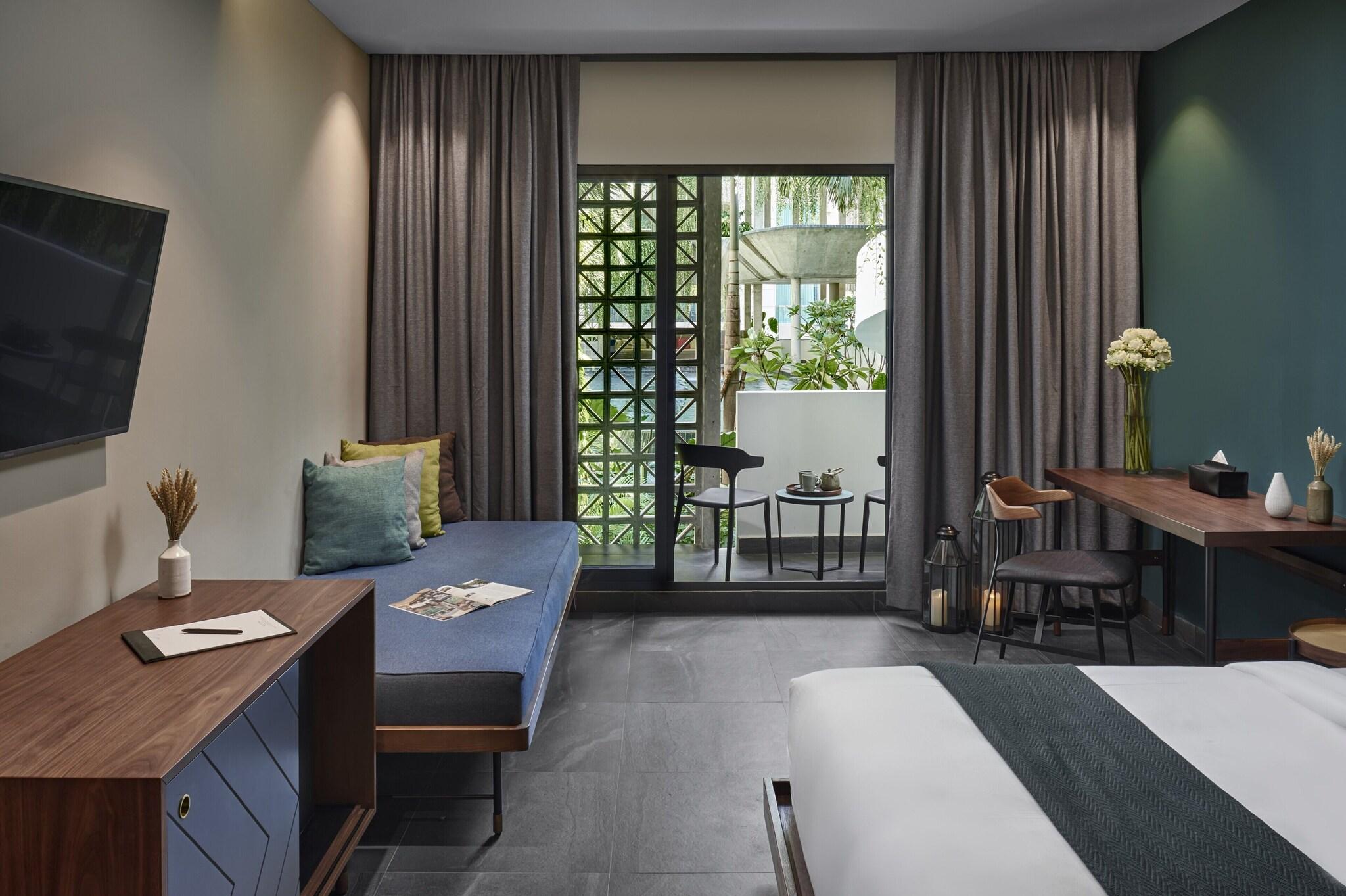 Double Deluxe Pool View