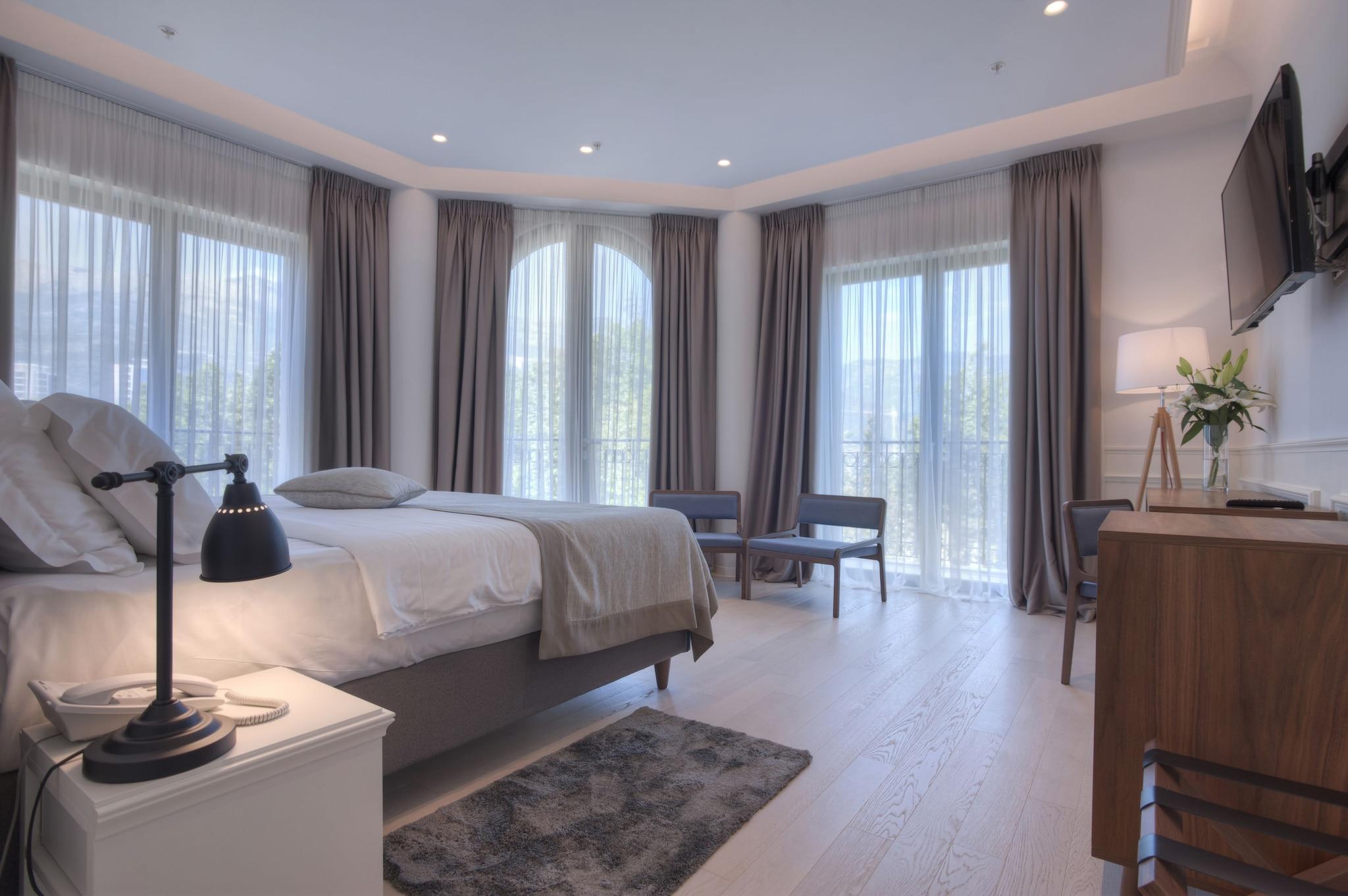 Double or Twin Superior