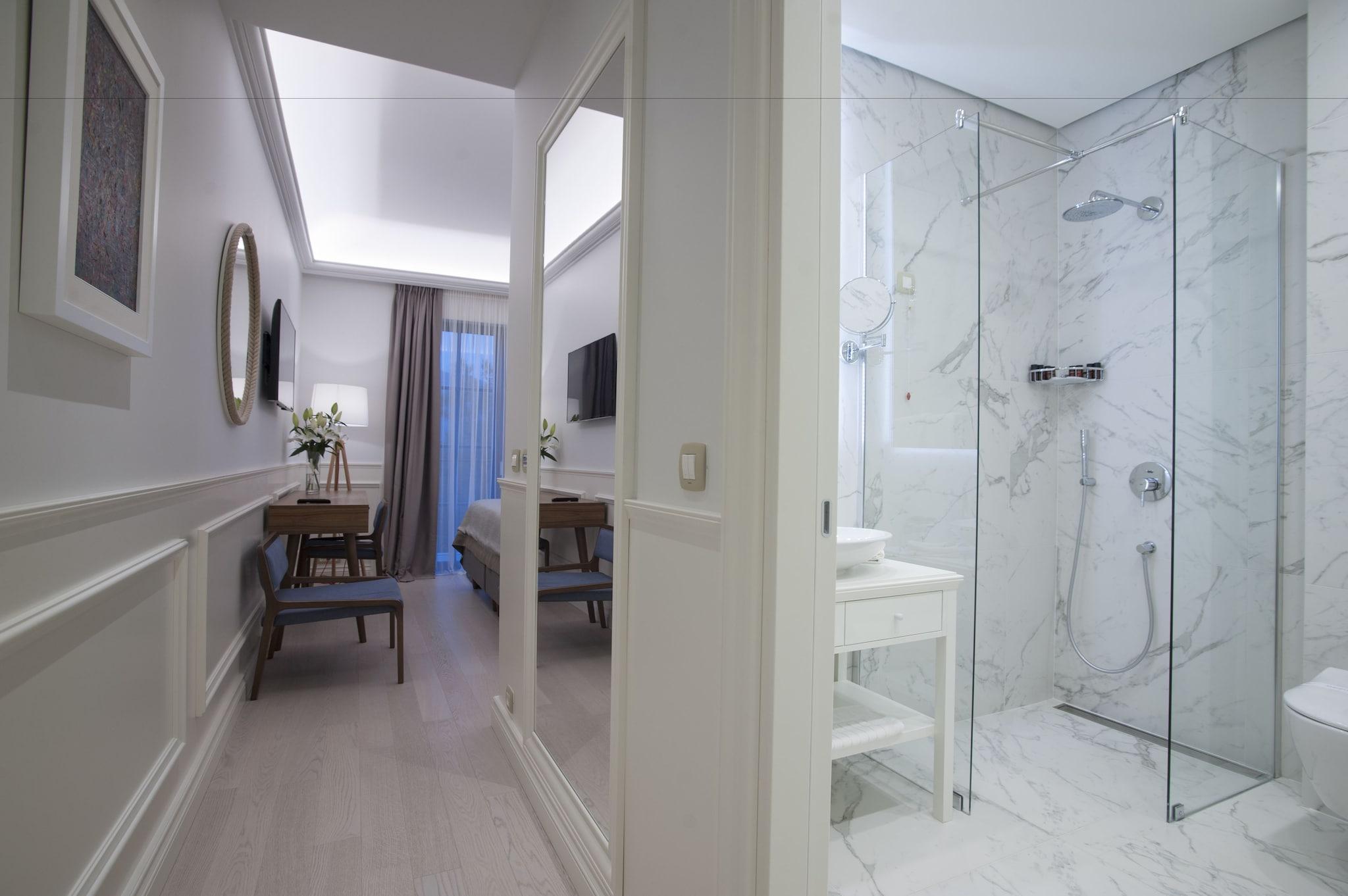 Double or Twin City View Two Beds