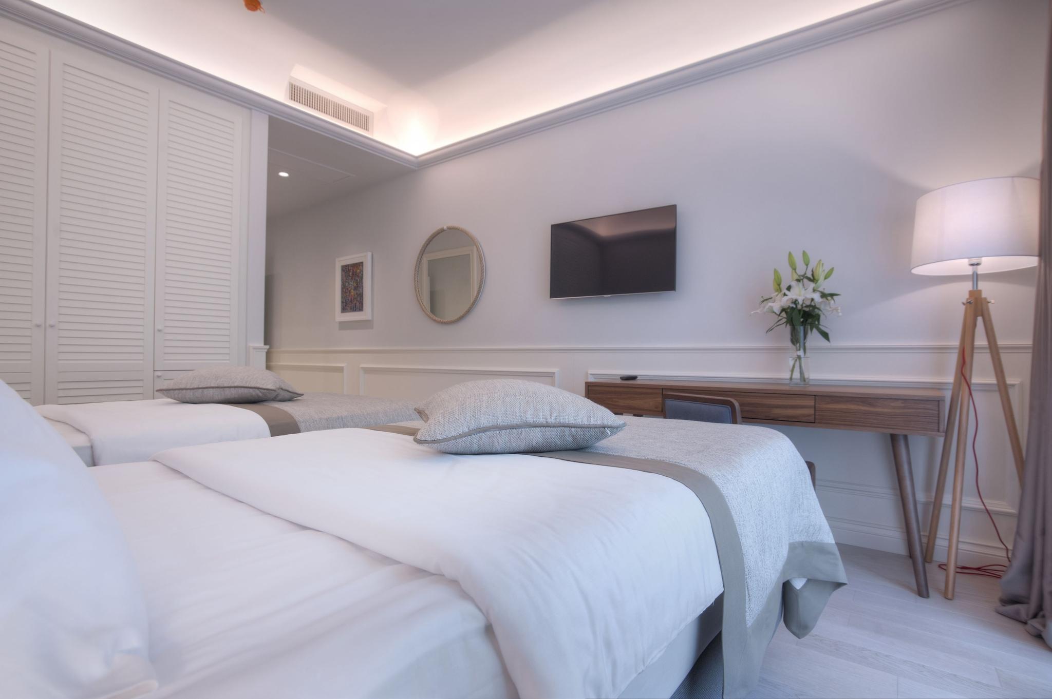 Double or Twin City View Two Beds