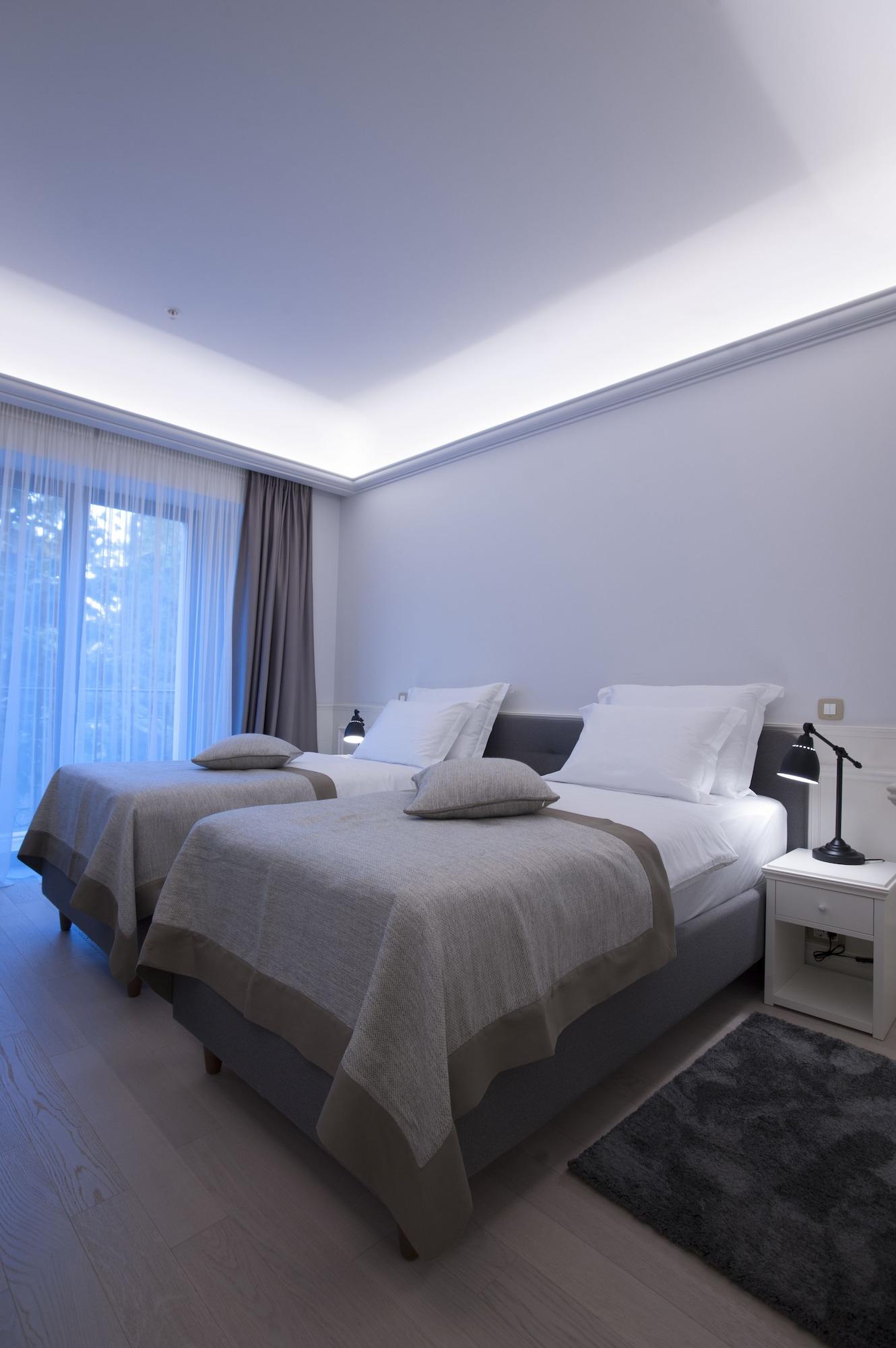 Double or Twin City View Two Beds