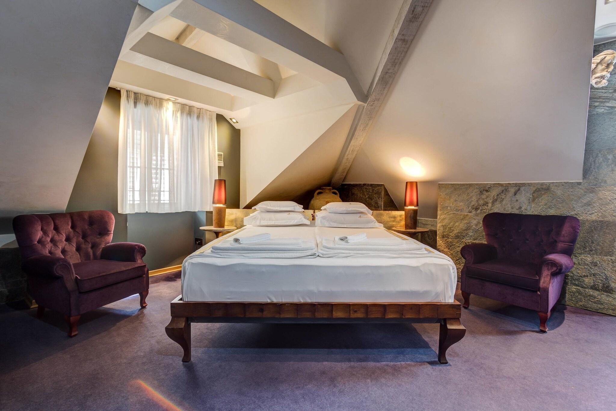 Double Superior Queen Bed