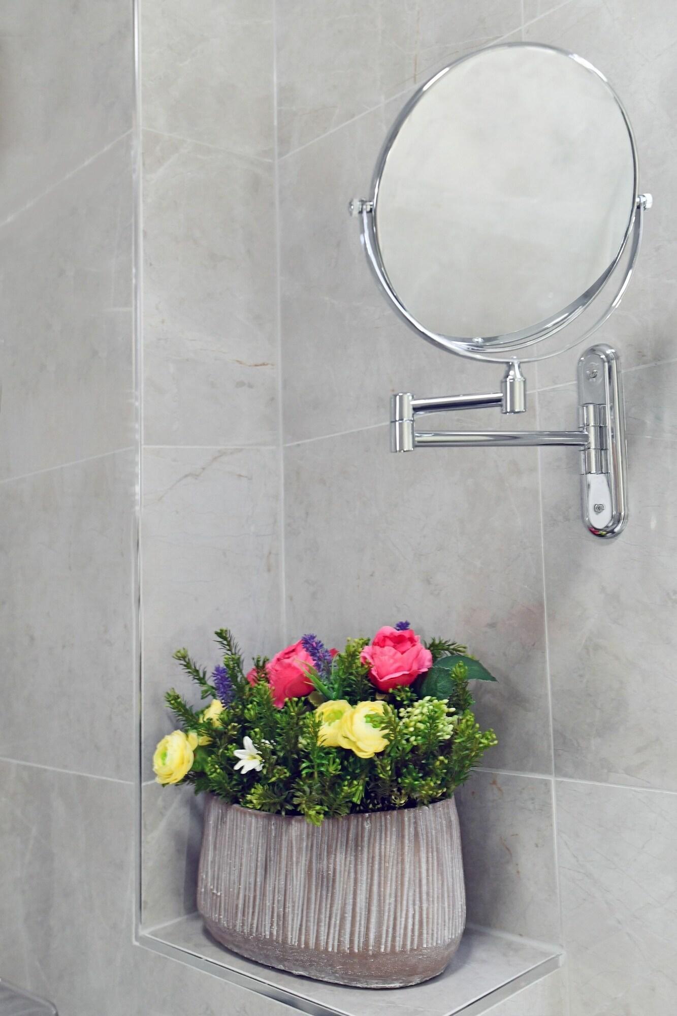 Junior Suite City View Queen Bed