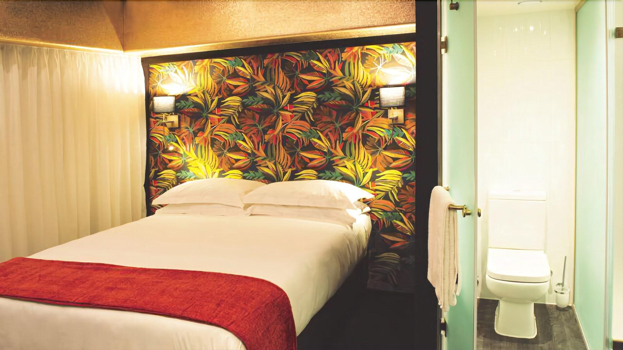 Double Queen Size Bed