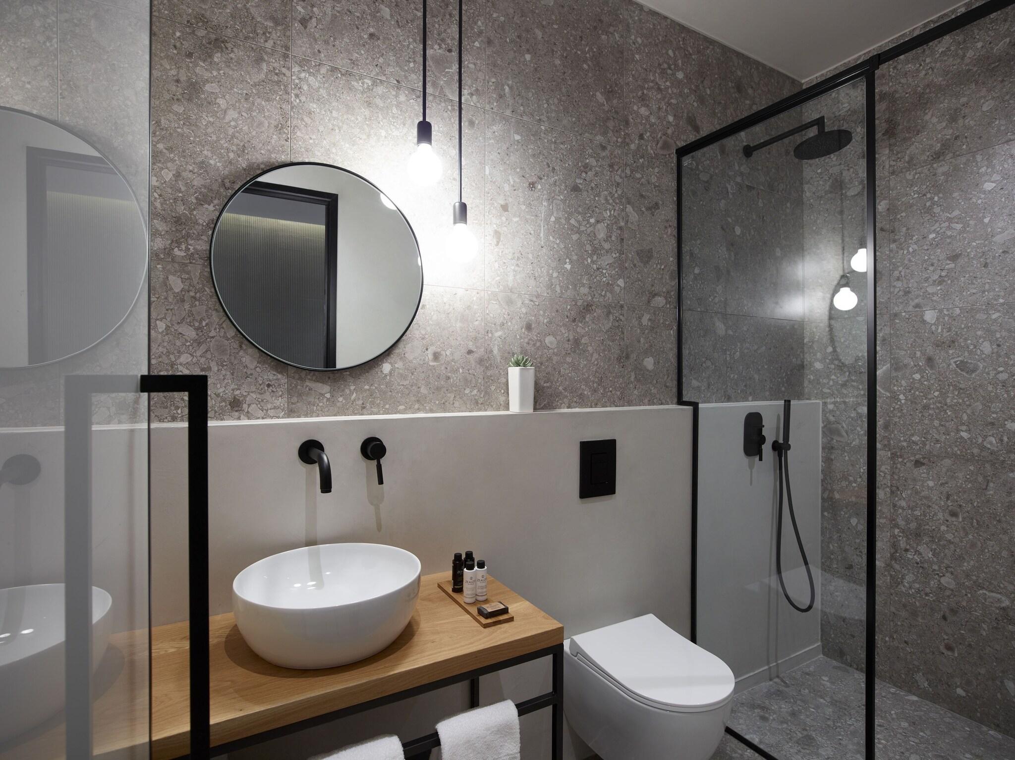 Twin Deluxe City View