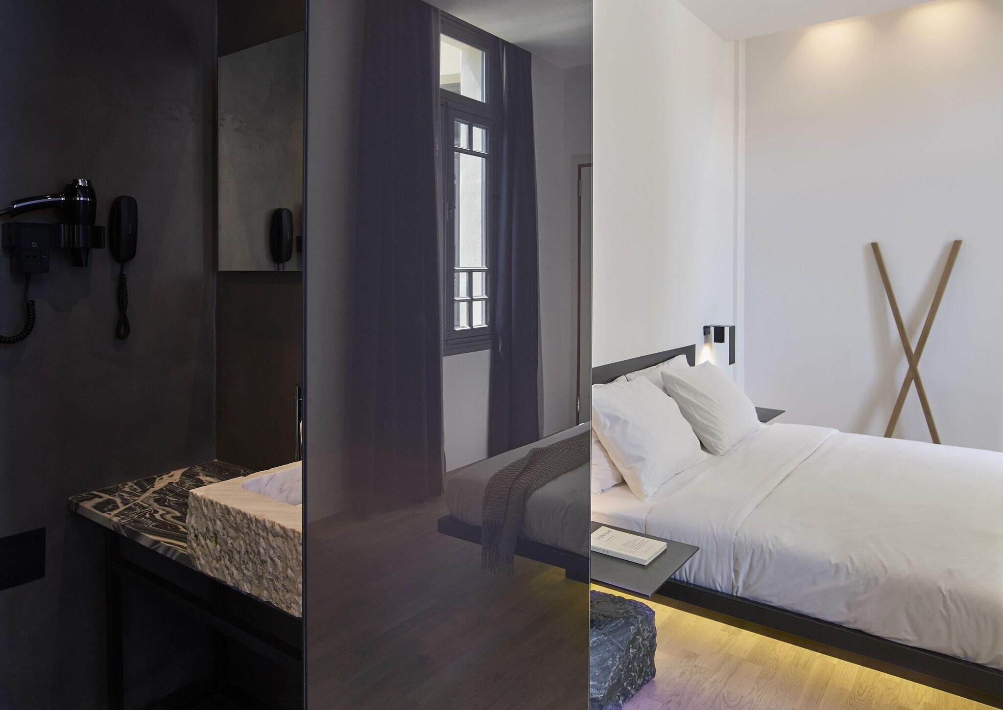 Twin Deluxe with Views