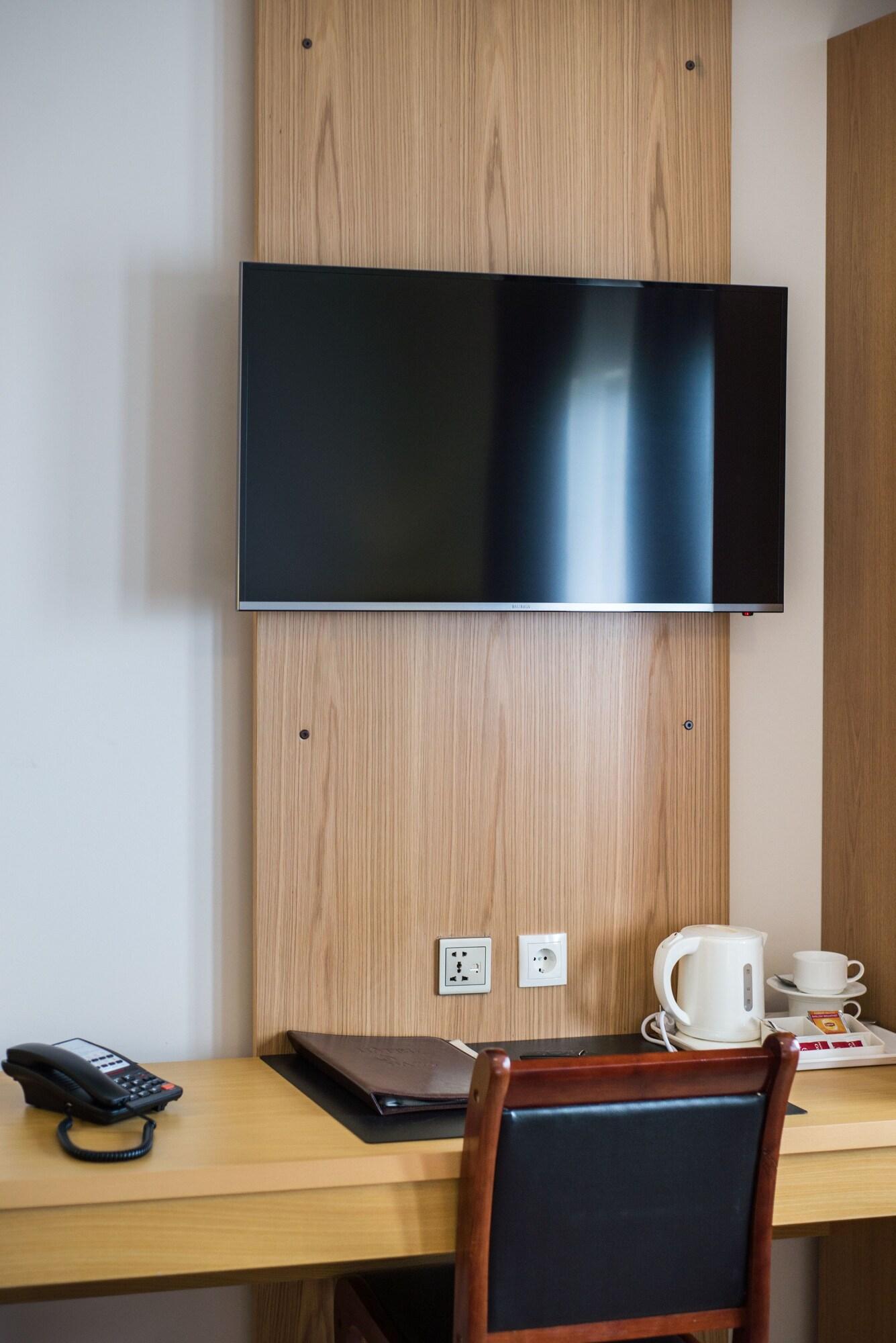 Triple King Size Bed