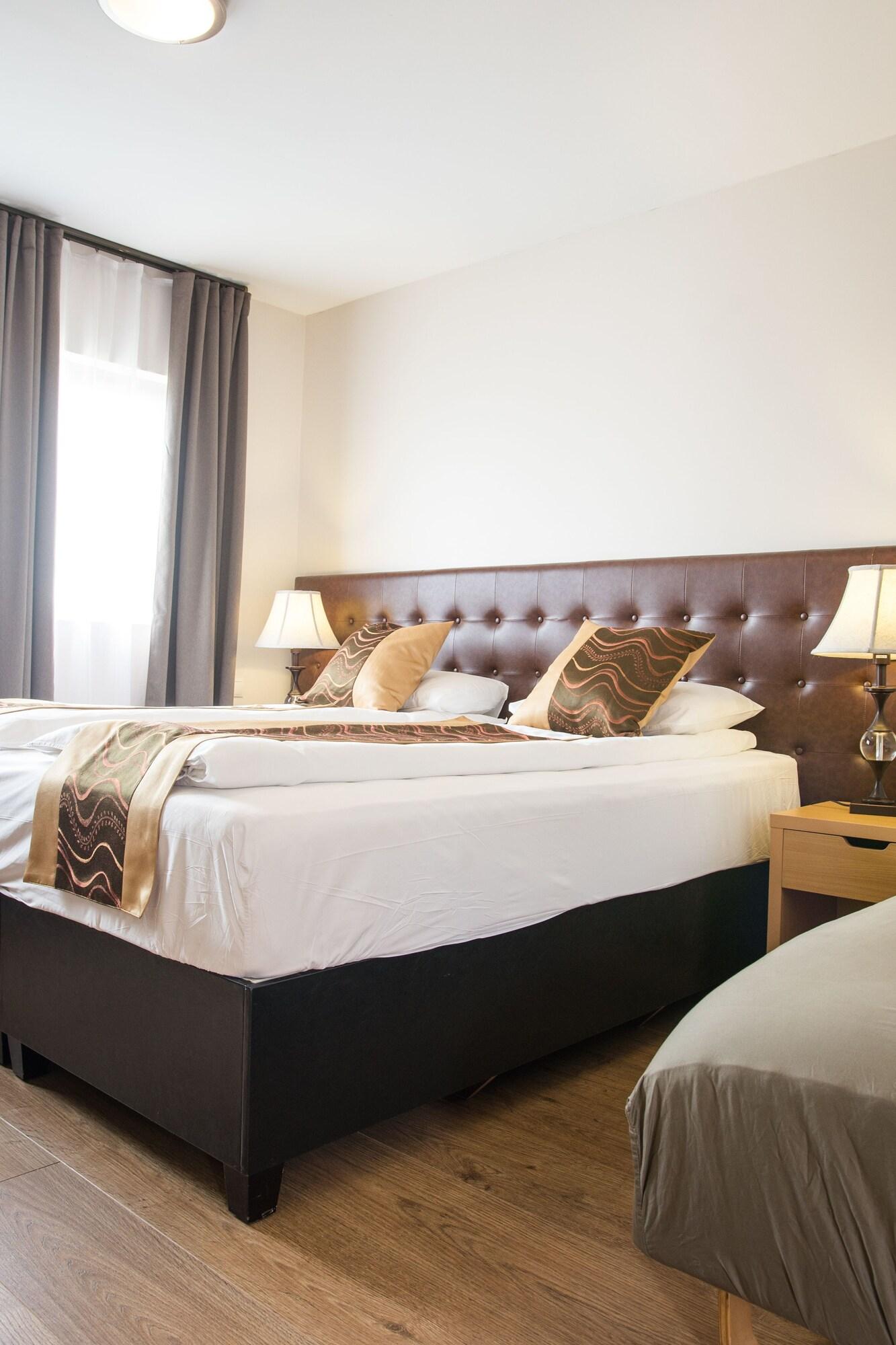 Triple King Size Bed