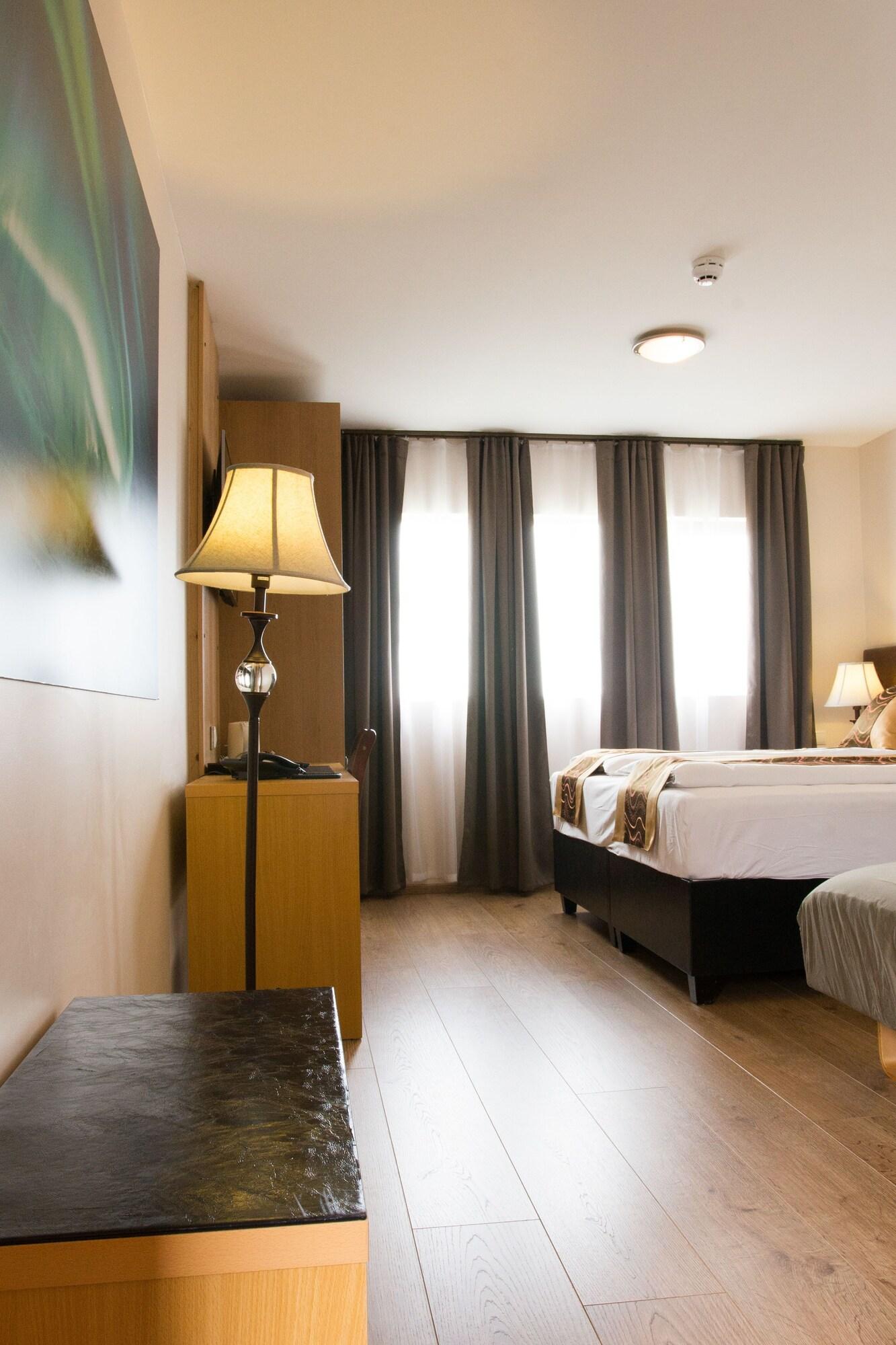 Triple King Size Bed