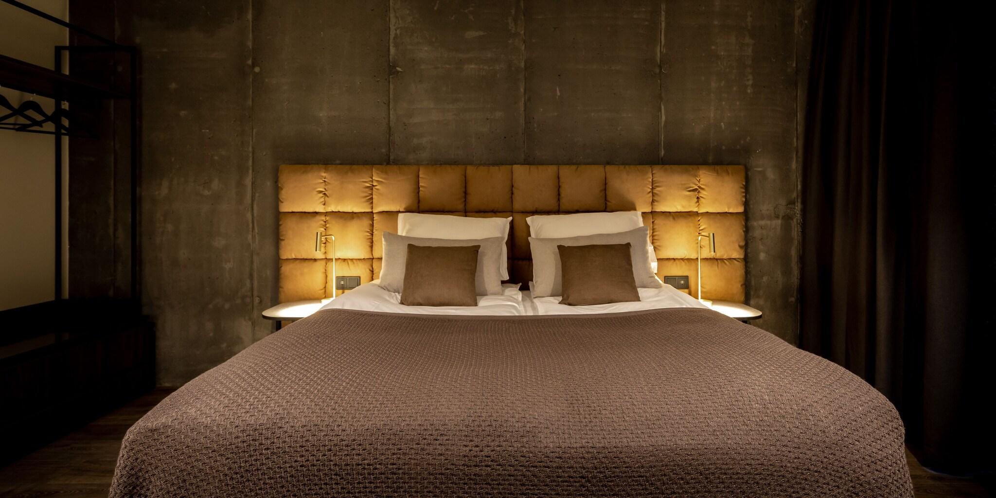 Double King Size Bed