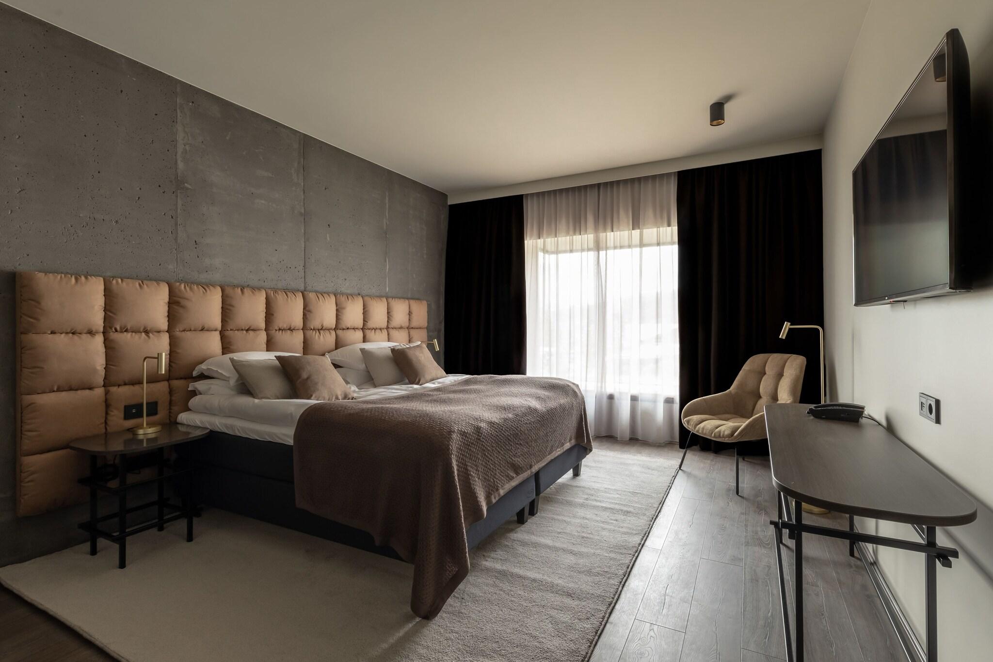 Double King Size Bed