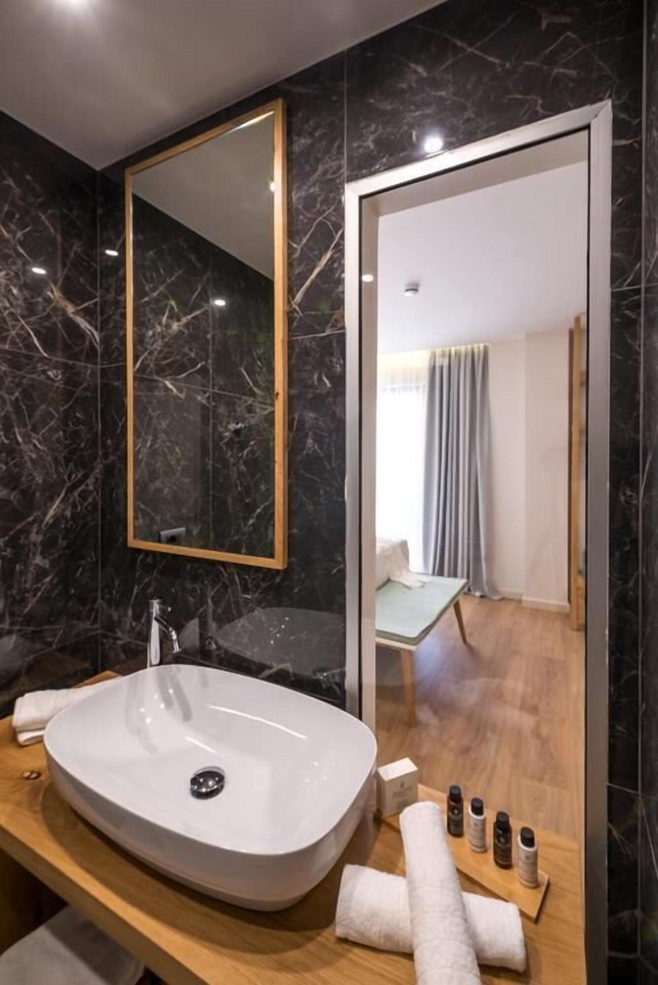 Double Partial Sea View