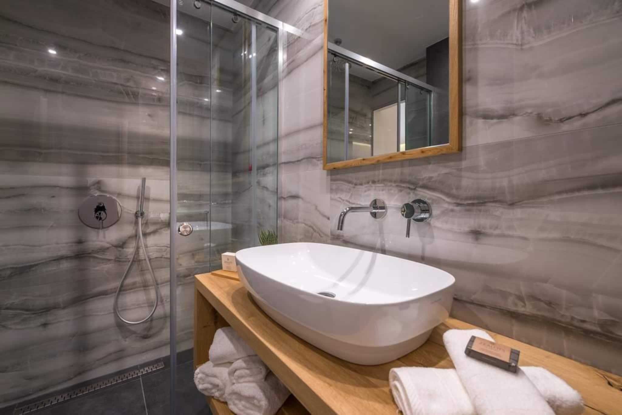 Junior Suite Partial Sea View